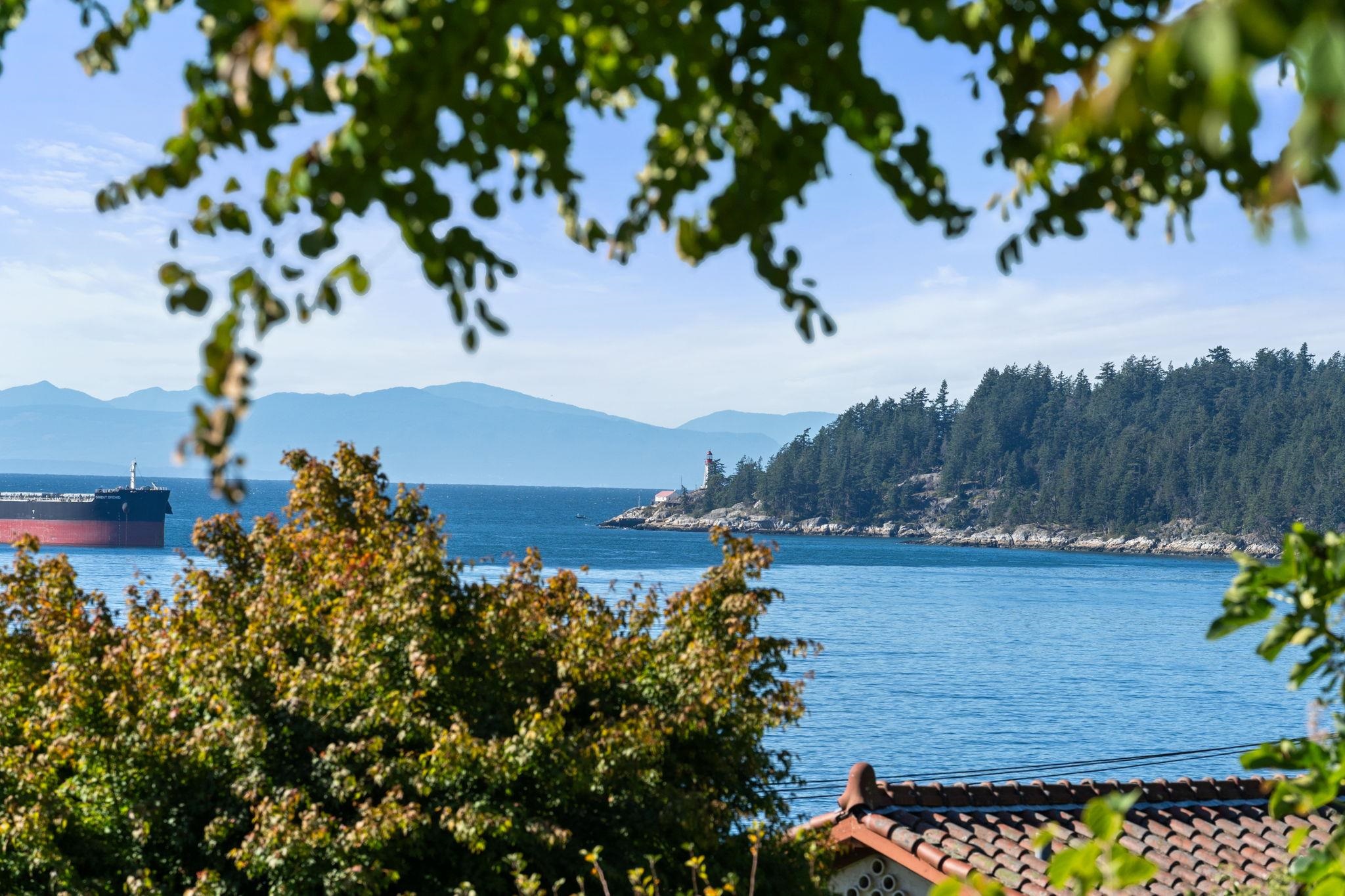  3721 Sunset Lane - MLS&reg; # R3132883