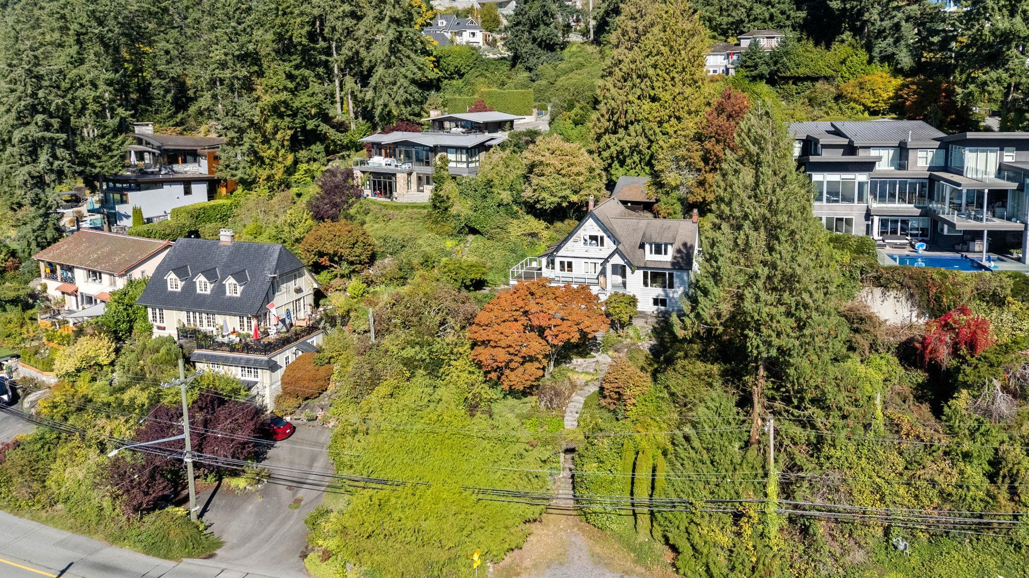 3721 Sunset Lane - MLS&reg; # R3132883
