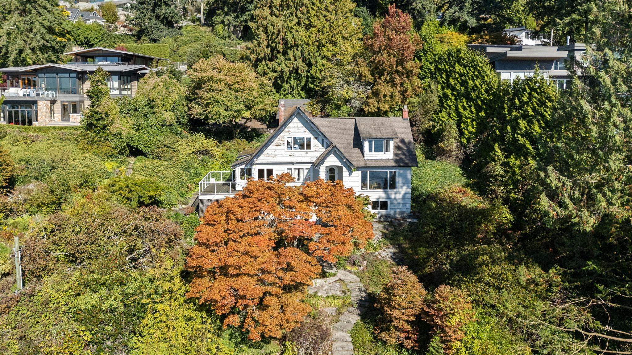  3721 Sunset Lane - MLS&reg; # R3132883
