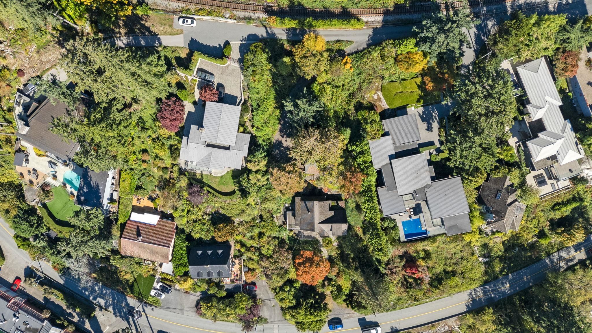  3721 Sunset Lane - MLS&reg; # R3132883
