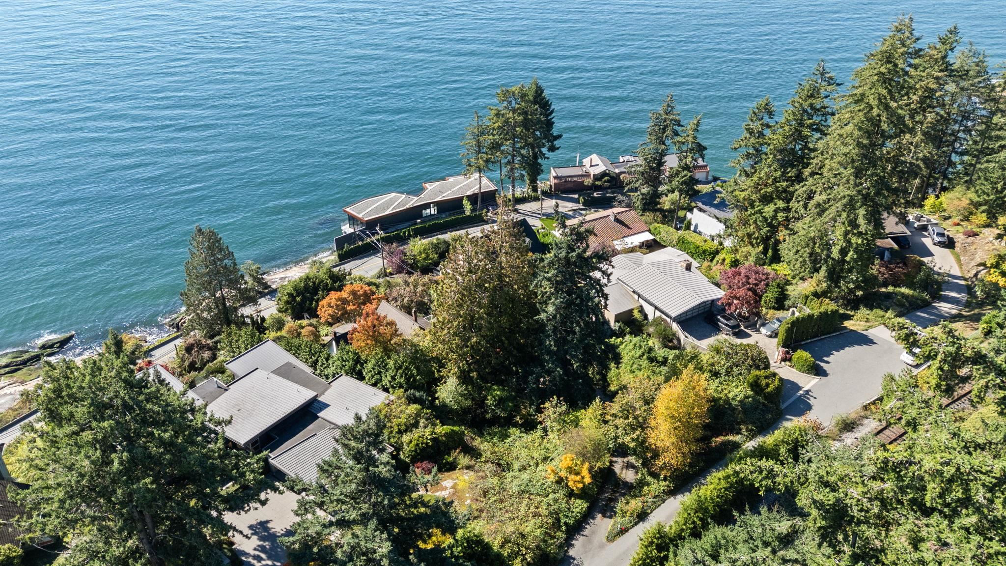  3721 Sunset Lane - MLS&reg; # R3132883