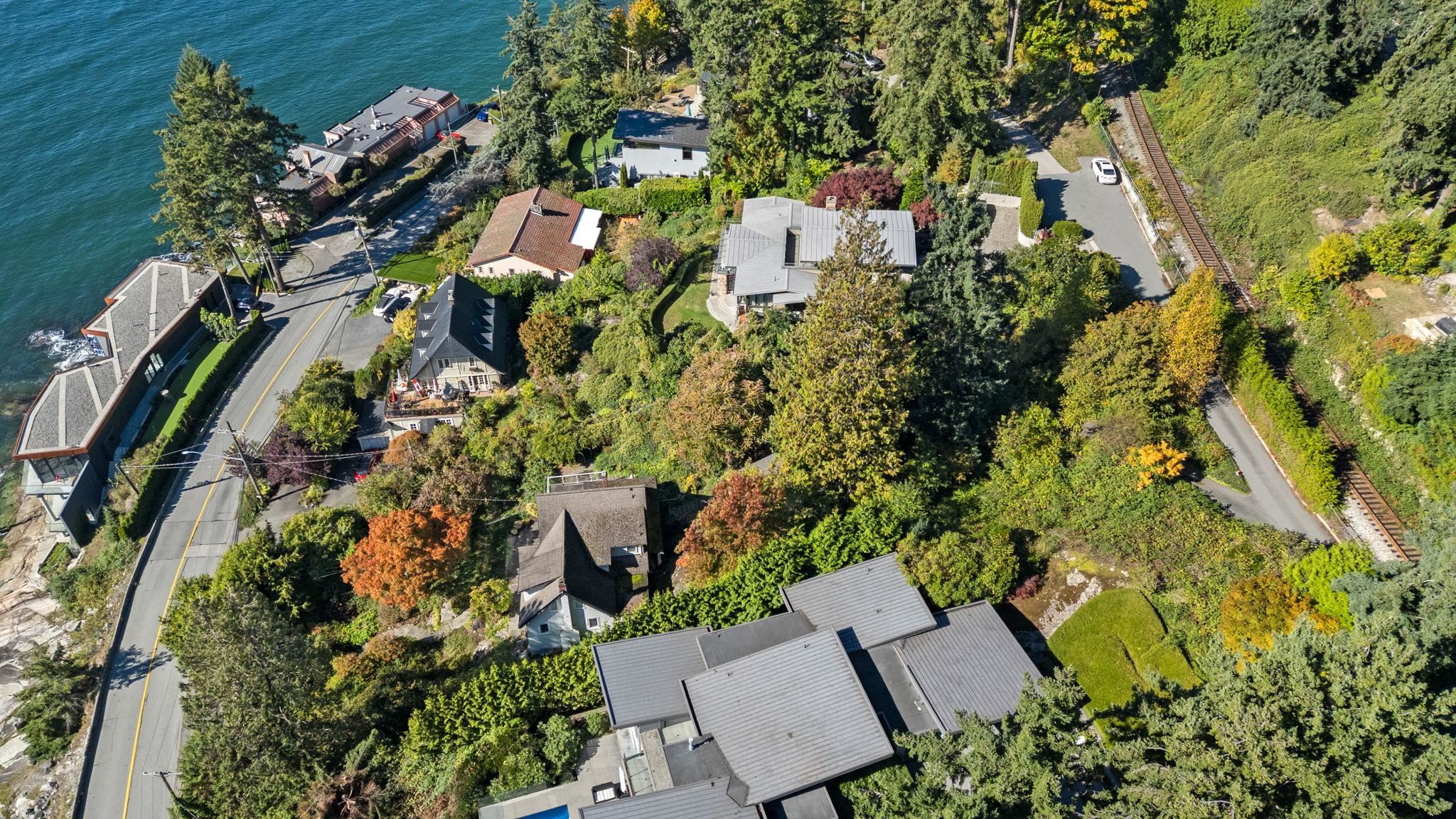  3721 Sunset Lane - MLS&reg; # R3132883