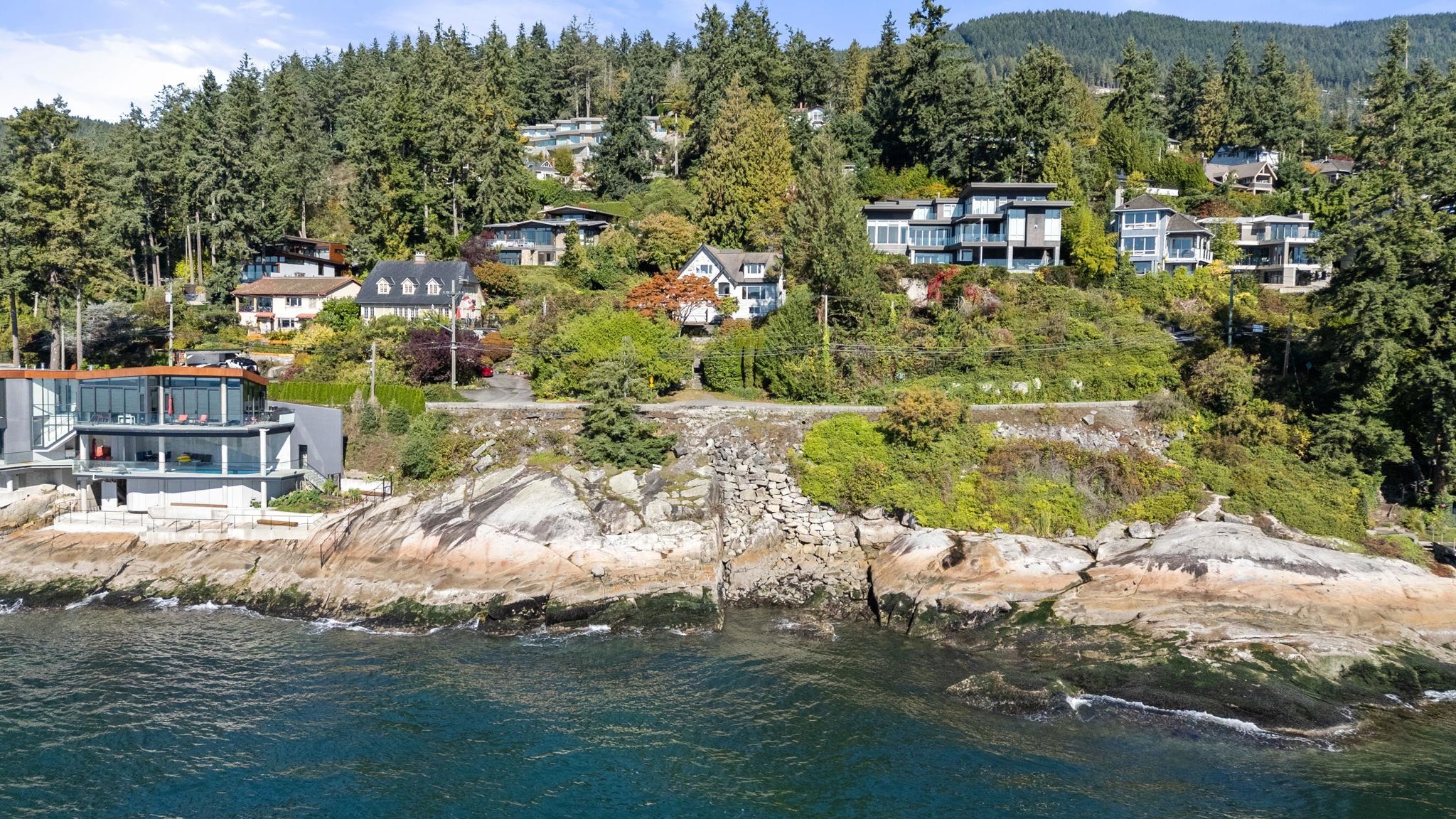  3721 Sunset Lane - MLS&reg; # R3132883