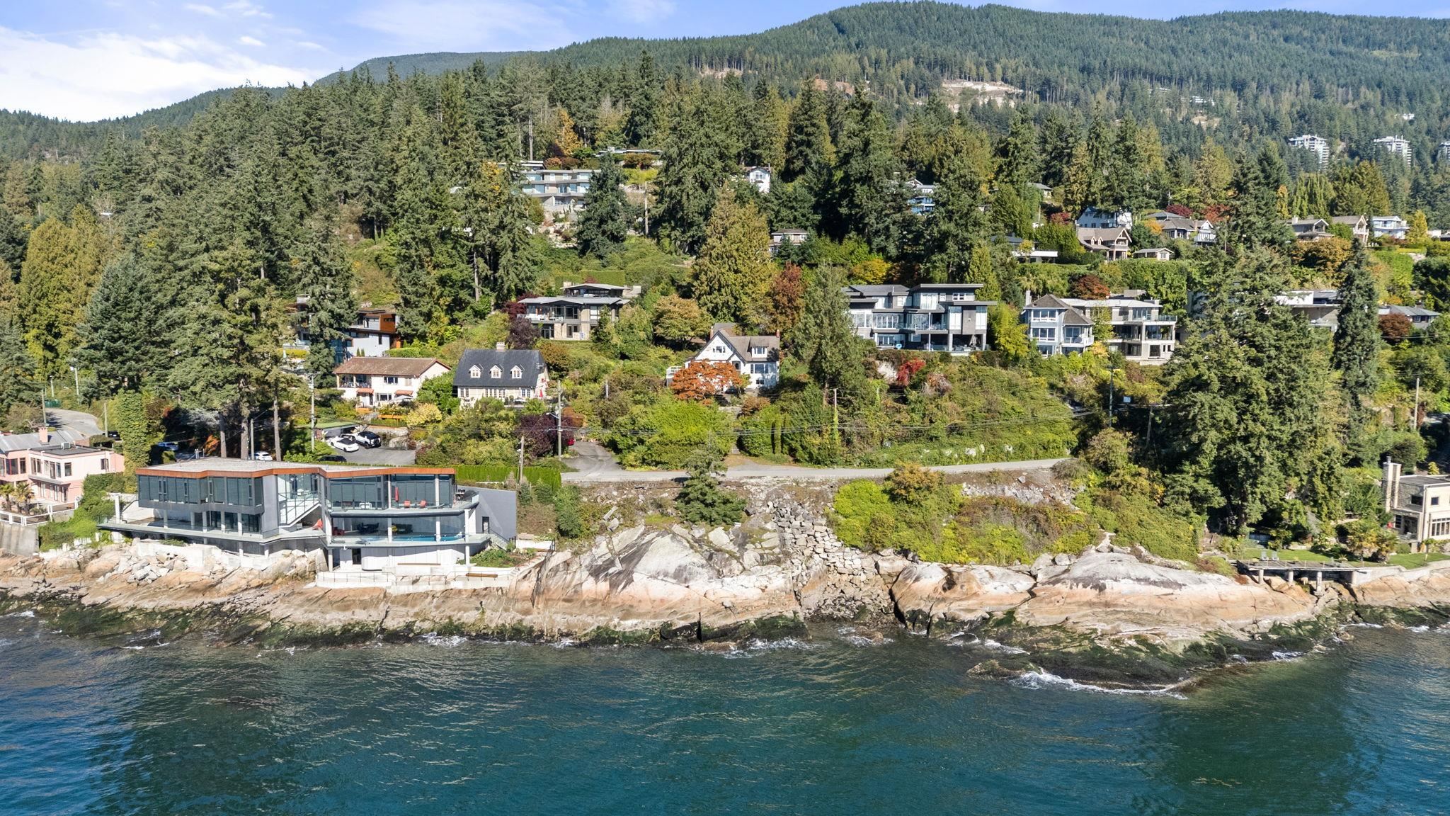  3721 Sunset Lane - MLS&reg; # R3132883
