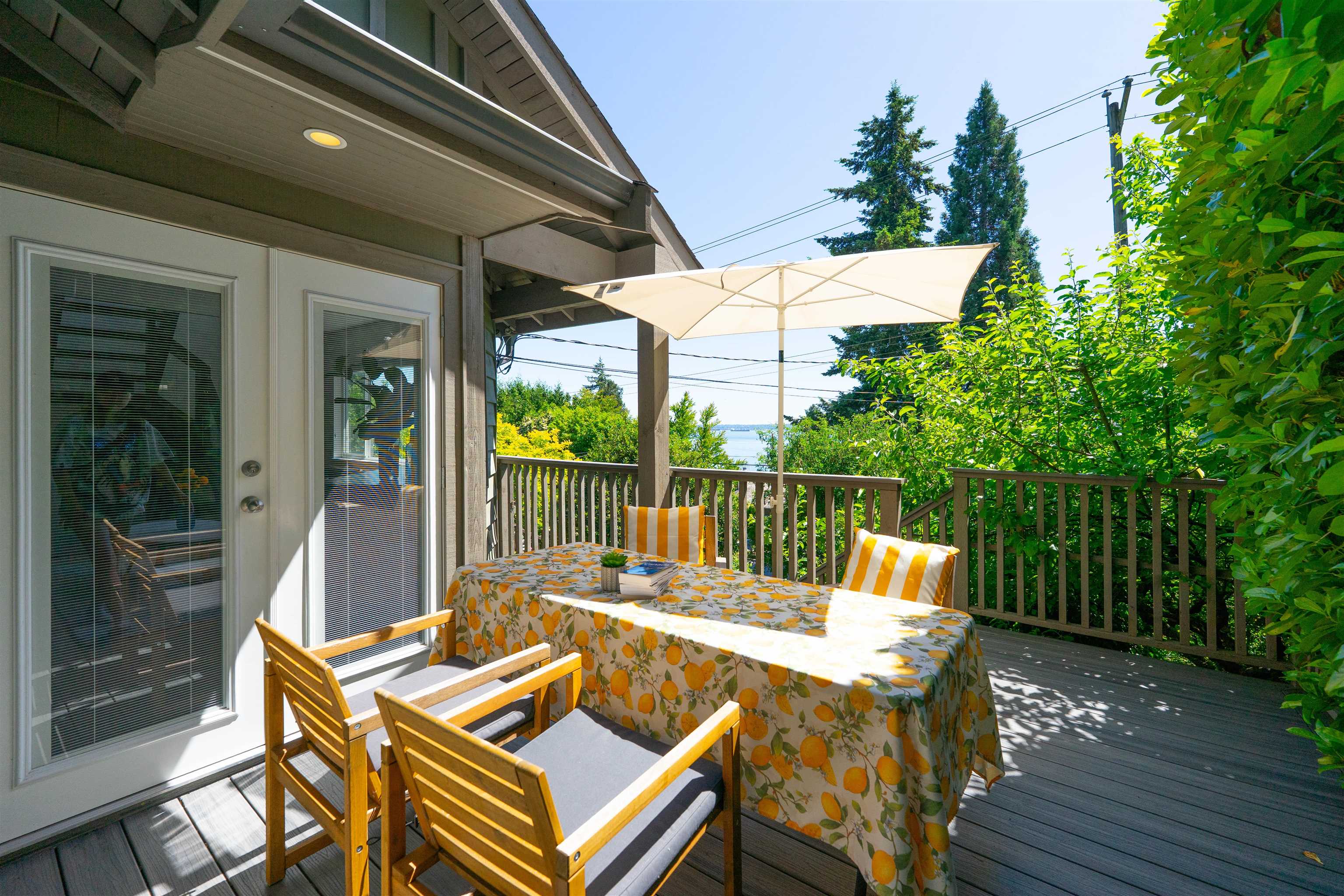  3341 Marine Drive - MLS&reg; # R3132901