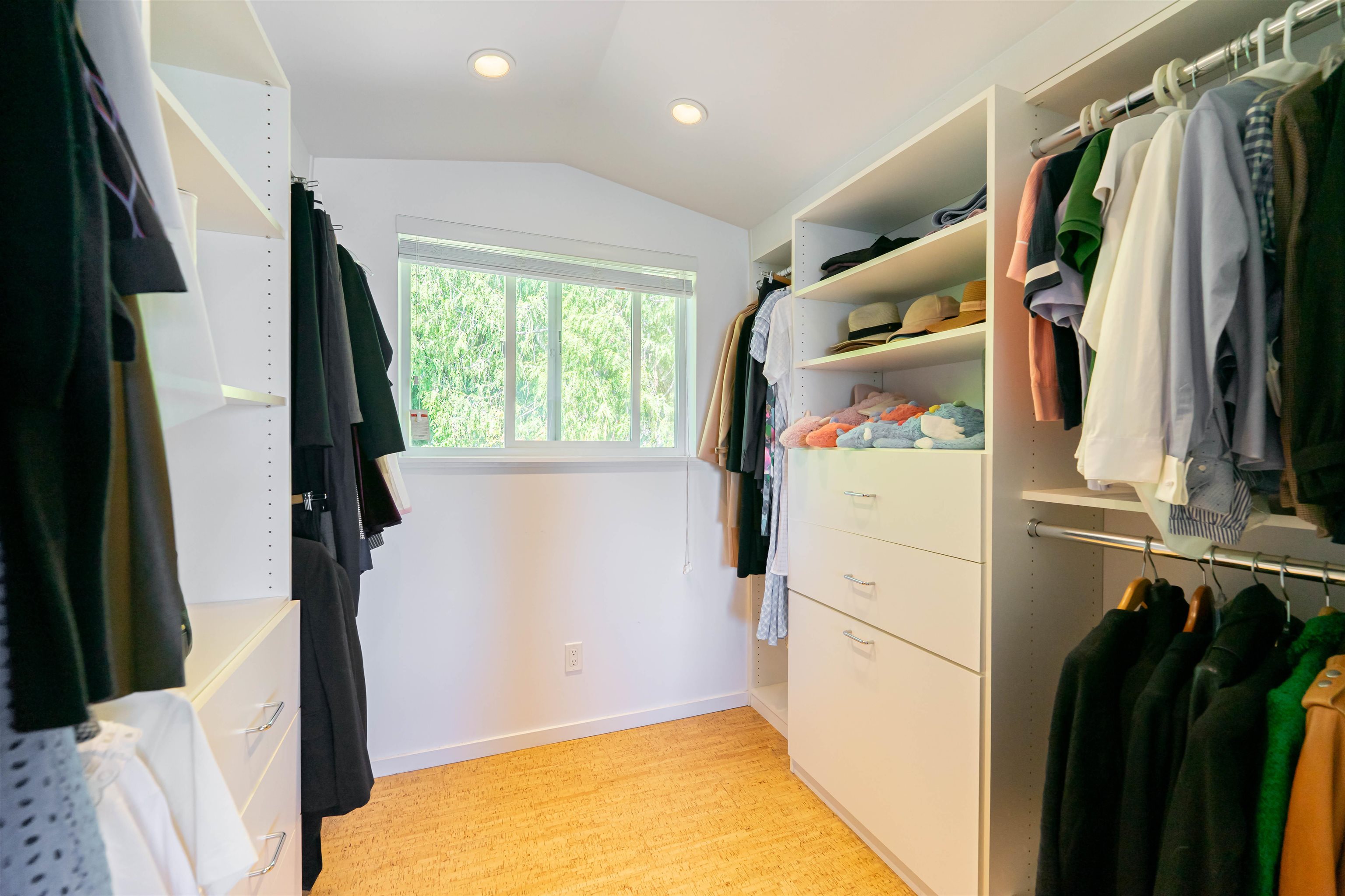  3341 Marine Drive - MLS&reg; # R3132901