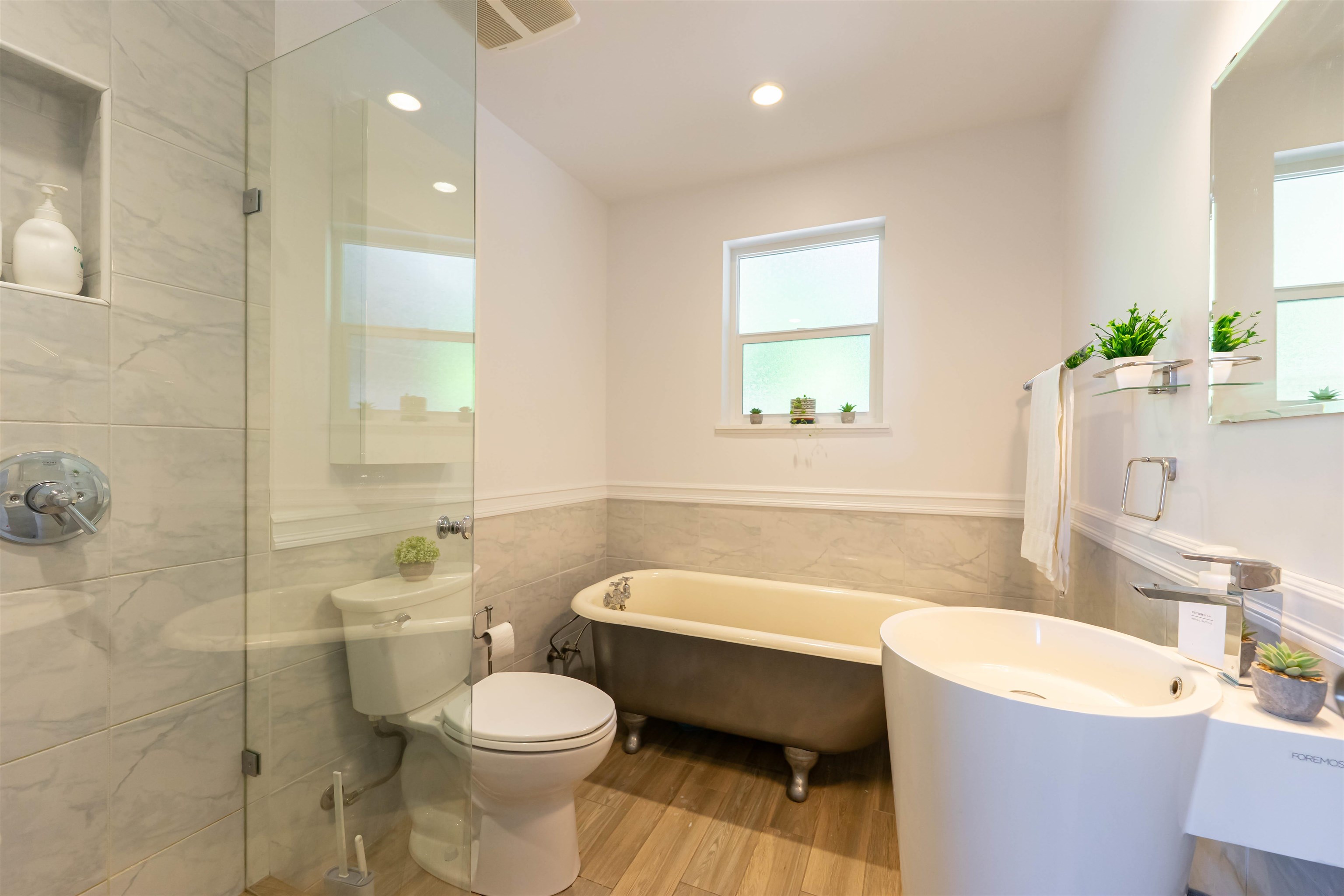  3341 Marine Drive - MLS&reg; # R3132901