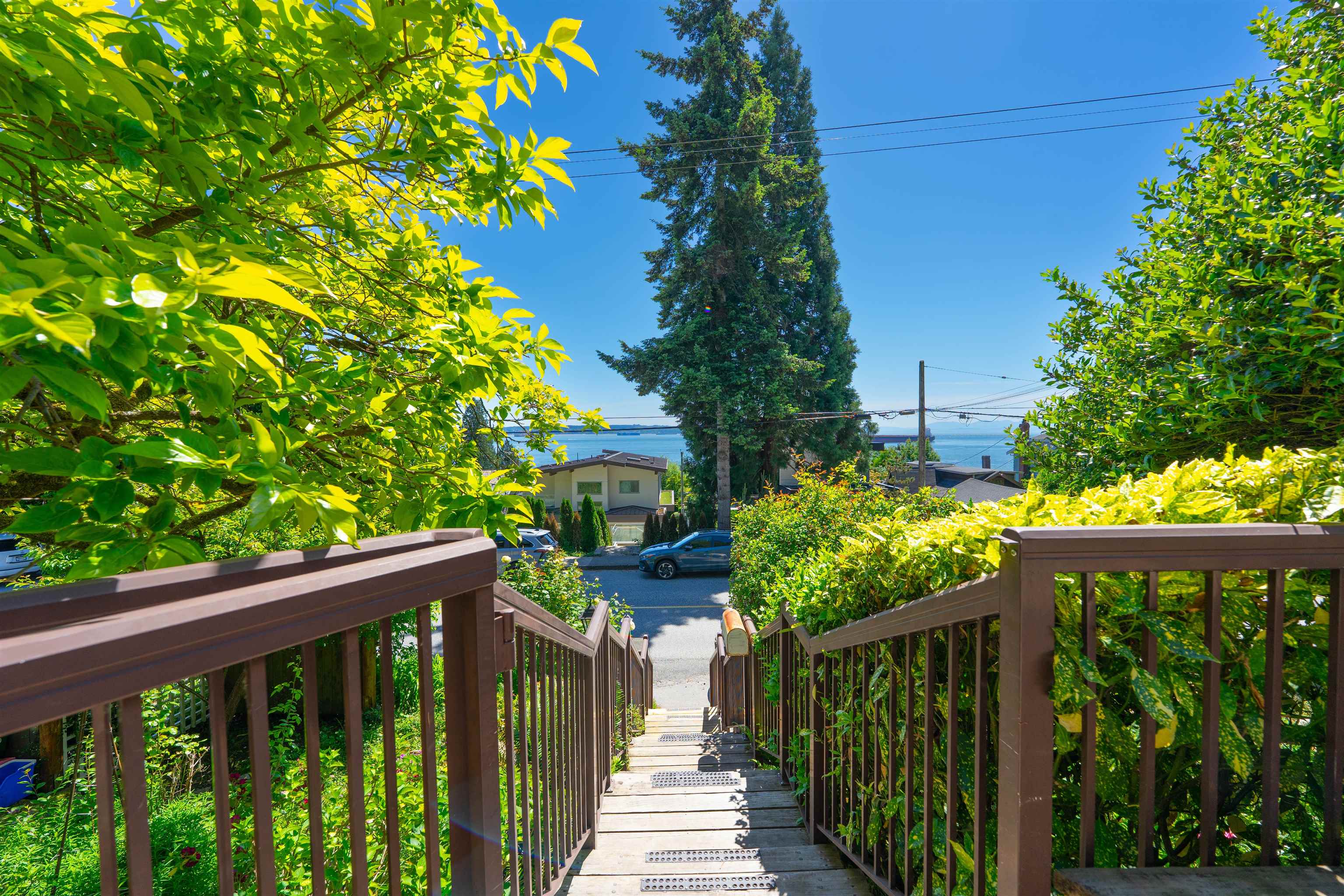  3341 Marine Drive - MLS&reg; # R3132901