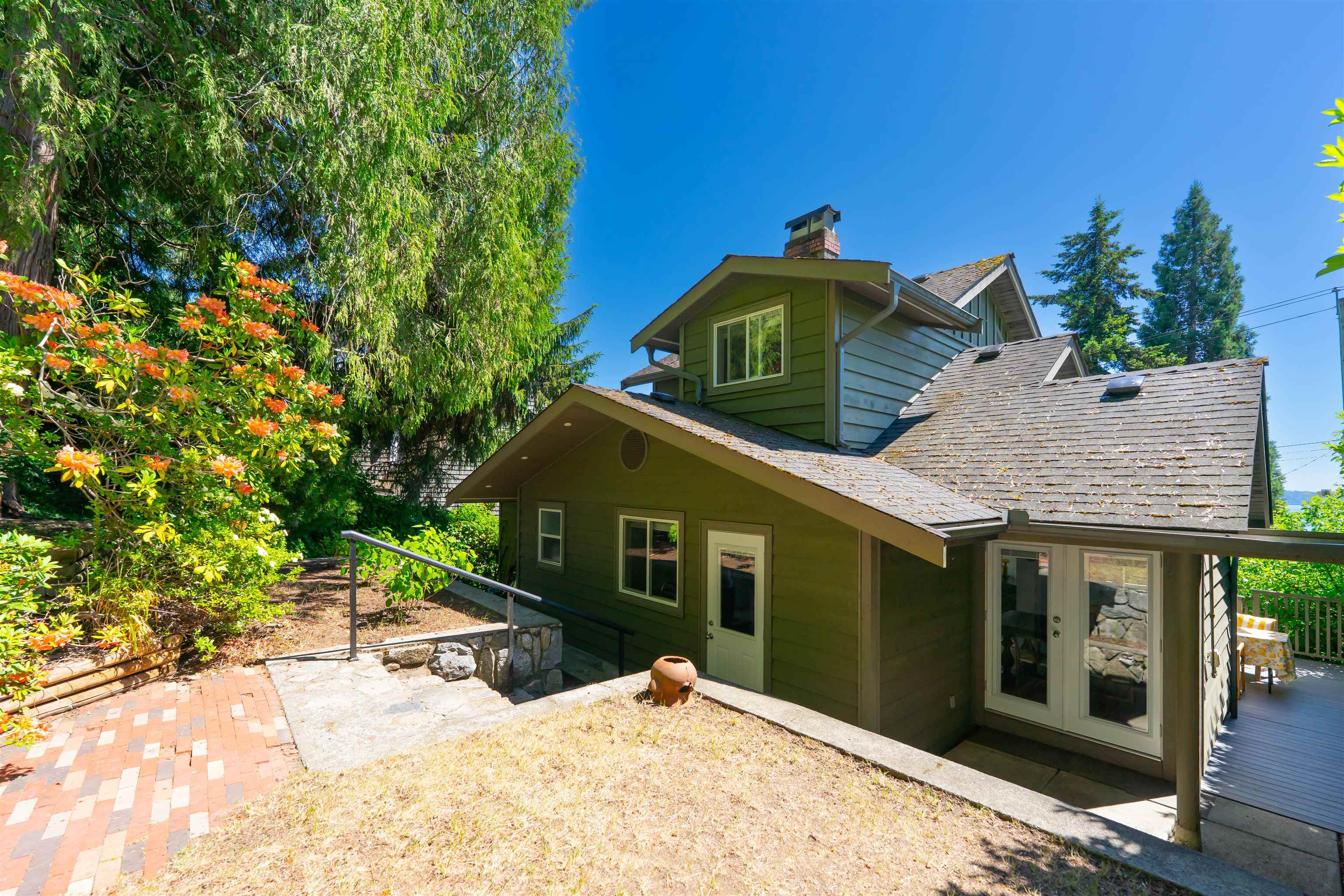  3341 Marine Drive - MLS&reg; # R3132901