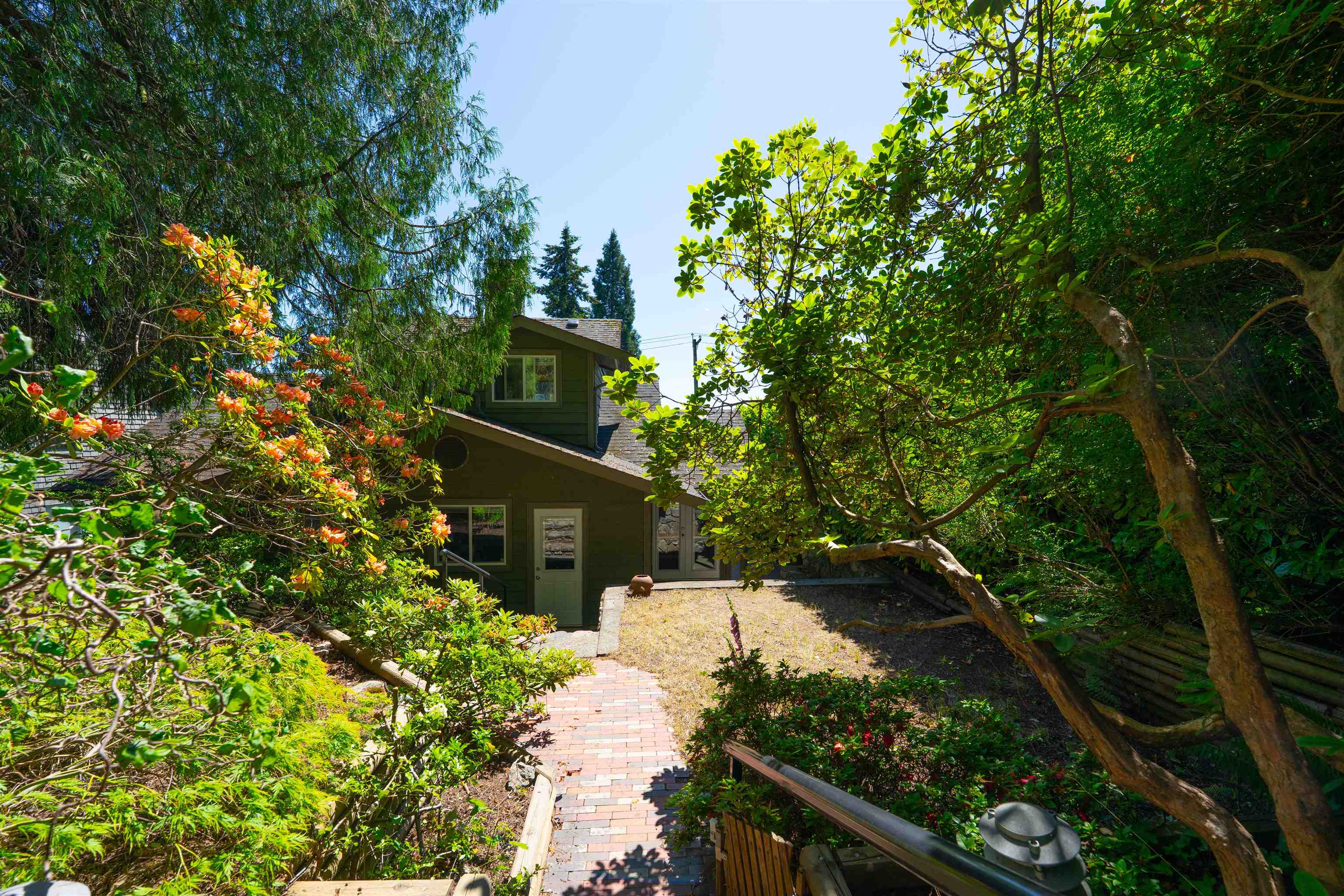  3341 Marine Drive - MLS&reg; # R3132901