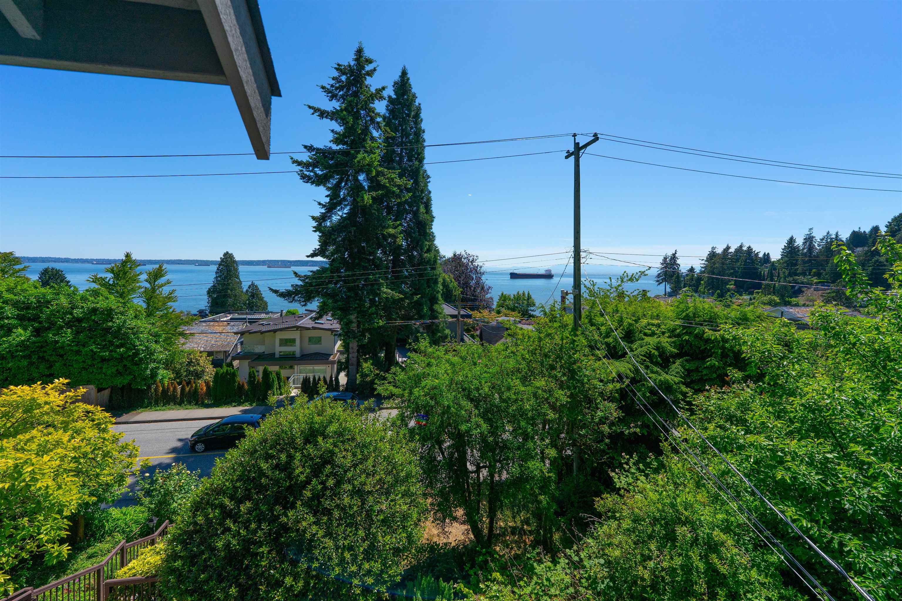 3341 Marine Drive - MLS&reg; # R3132901
