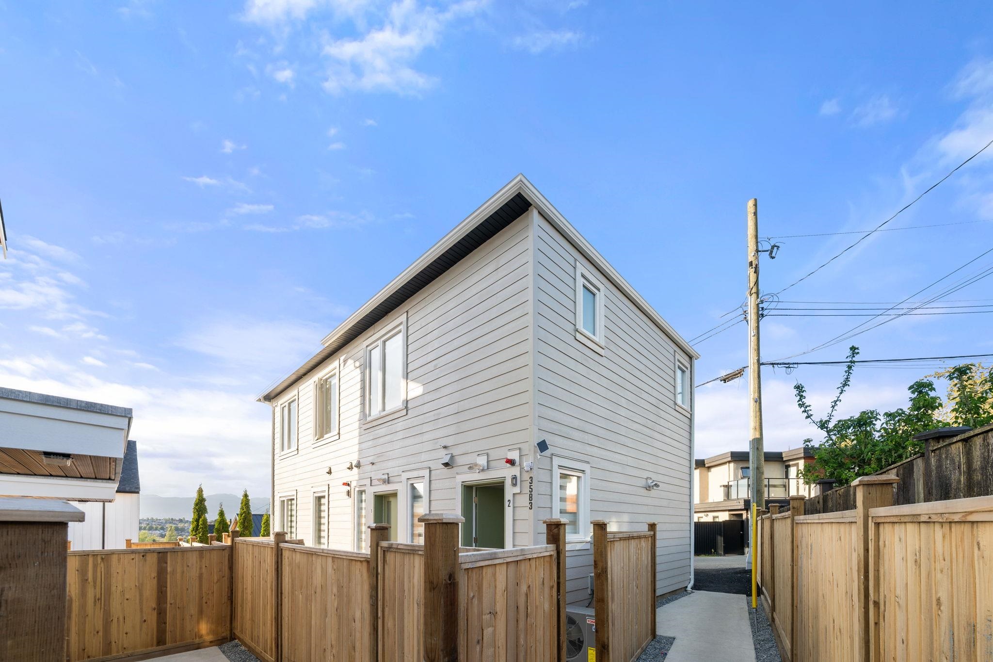 1 3583 Haida Drive - MLS&reg; # R3133221