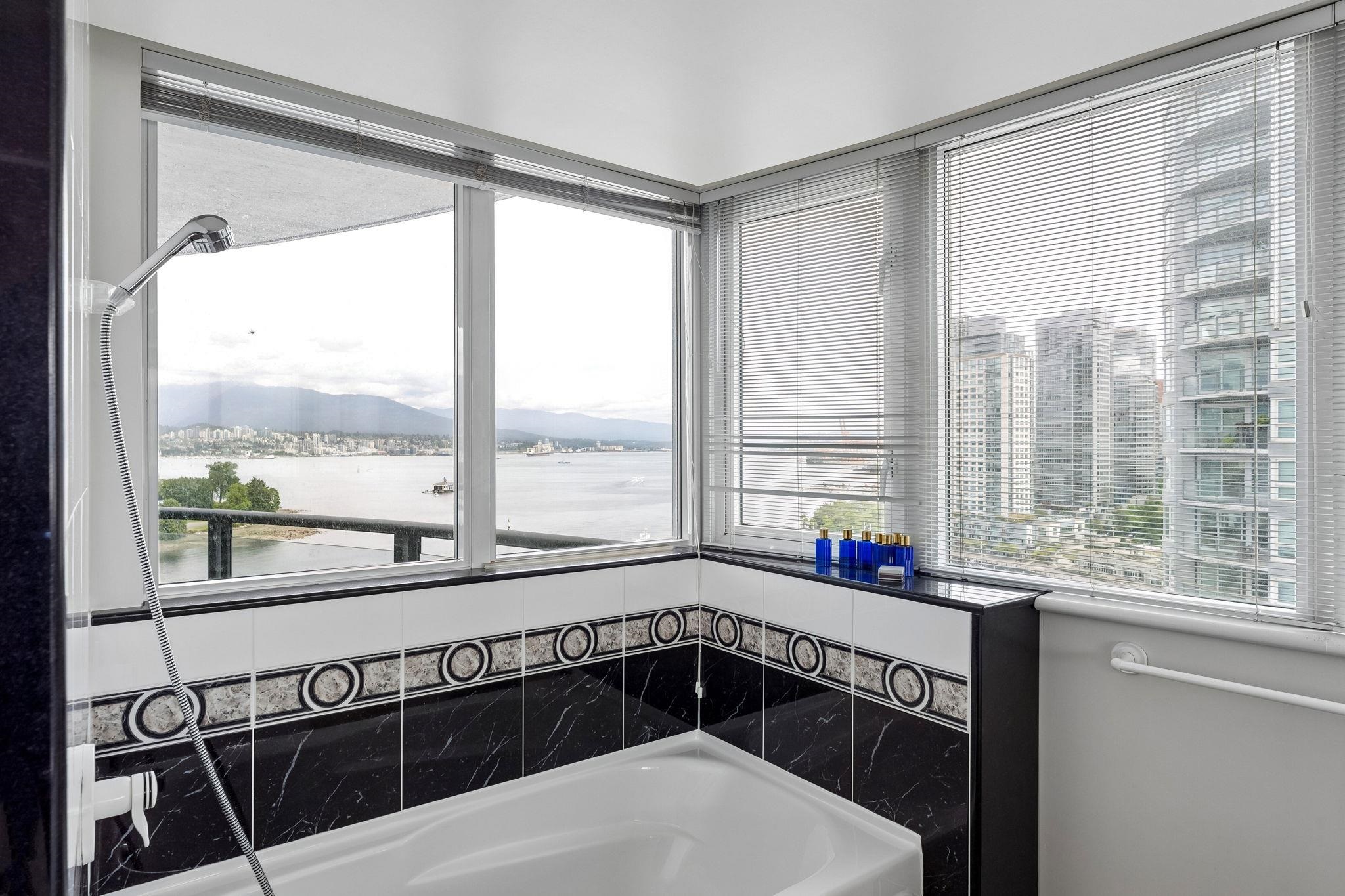 1703 560 Cardero Street - MLS&reg; # R3133532