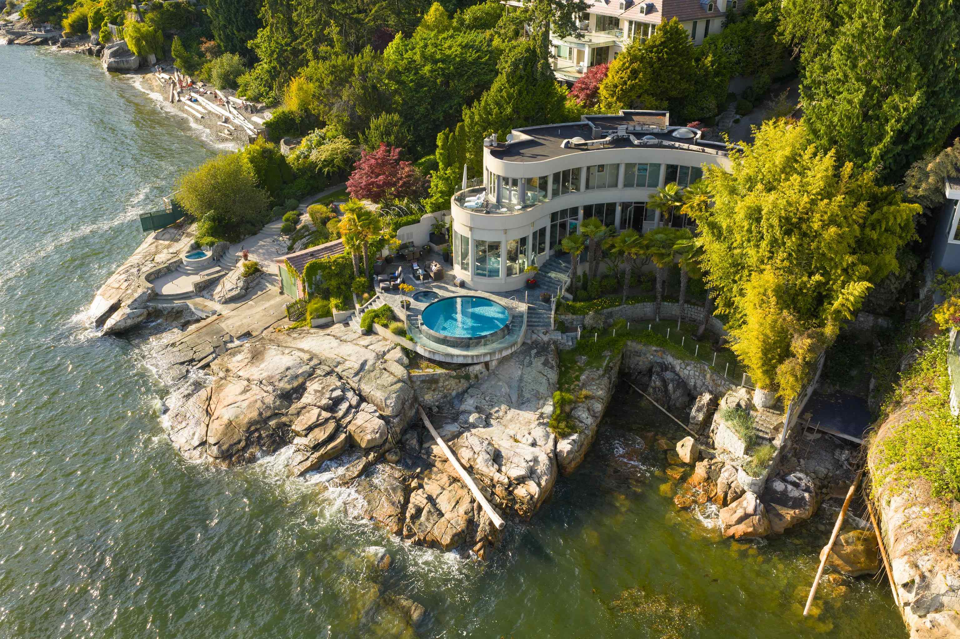  3912 Marine Drive - MLS&reg; # R3134388