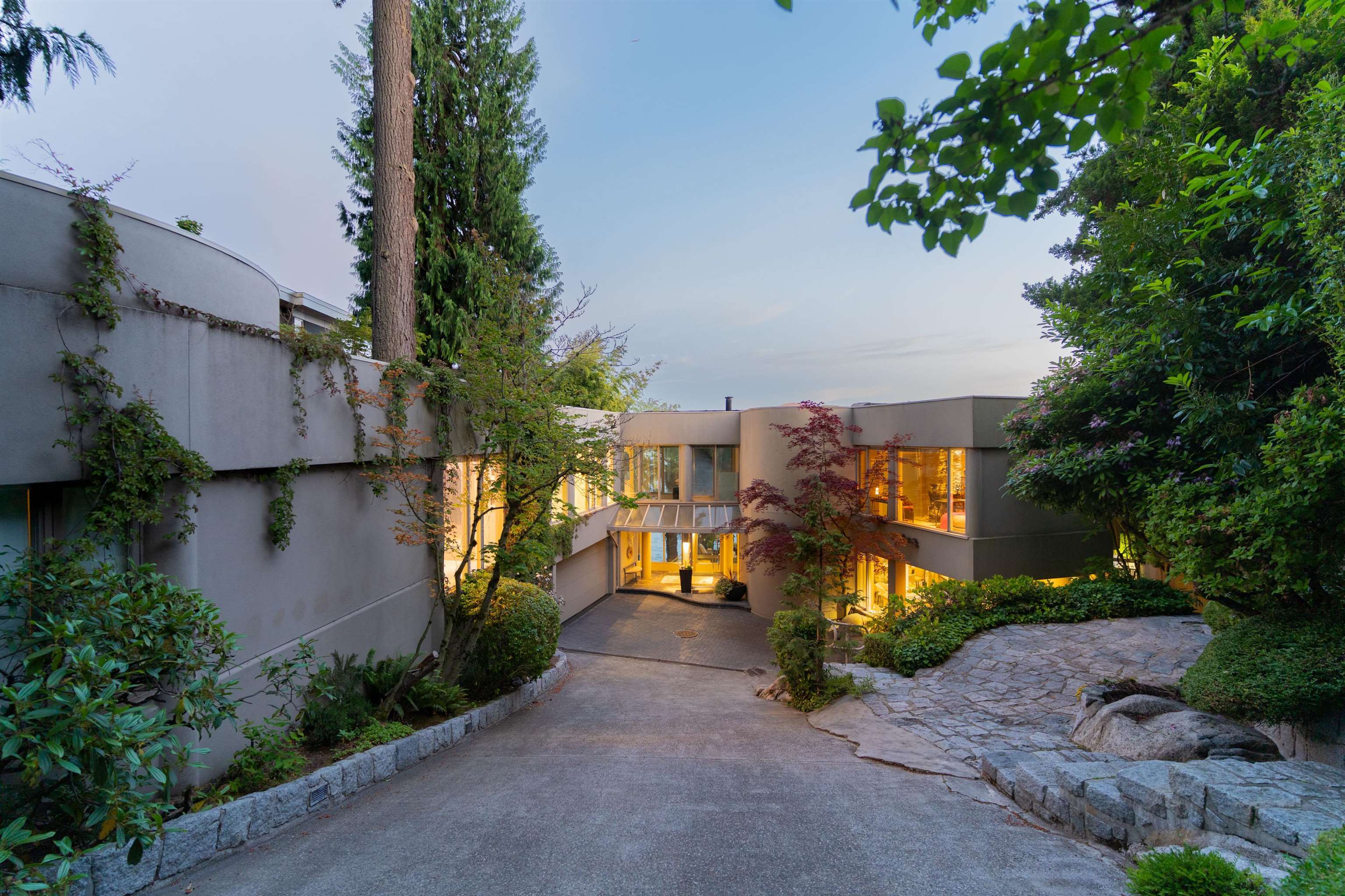  3912 Marine Drive - MLS&reg; # R3134388