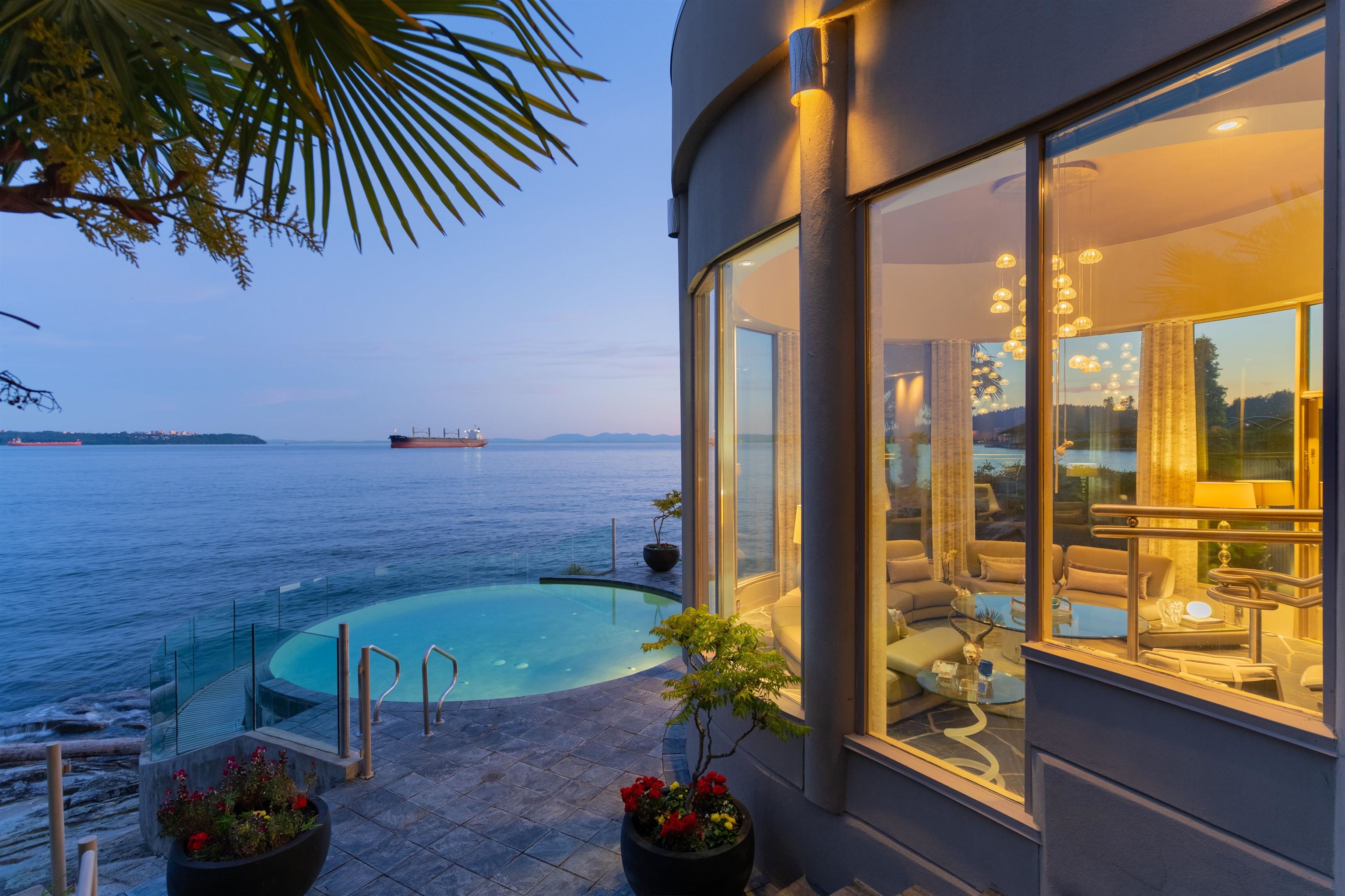  3912 Marine Drive - MLS&reg; # R3134388