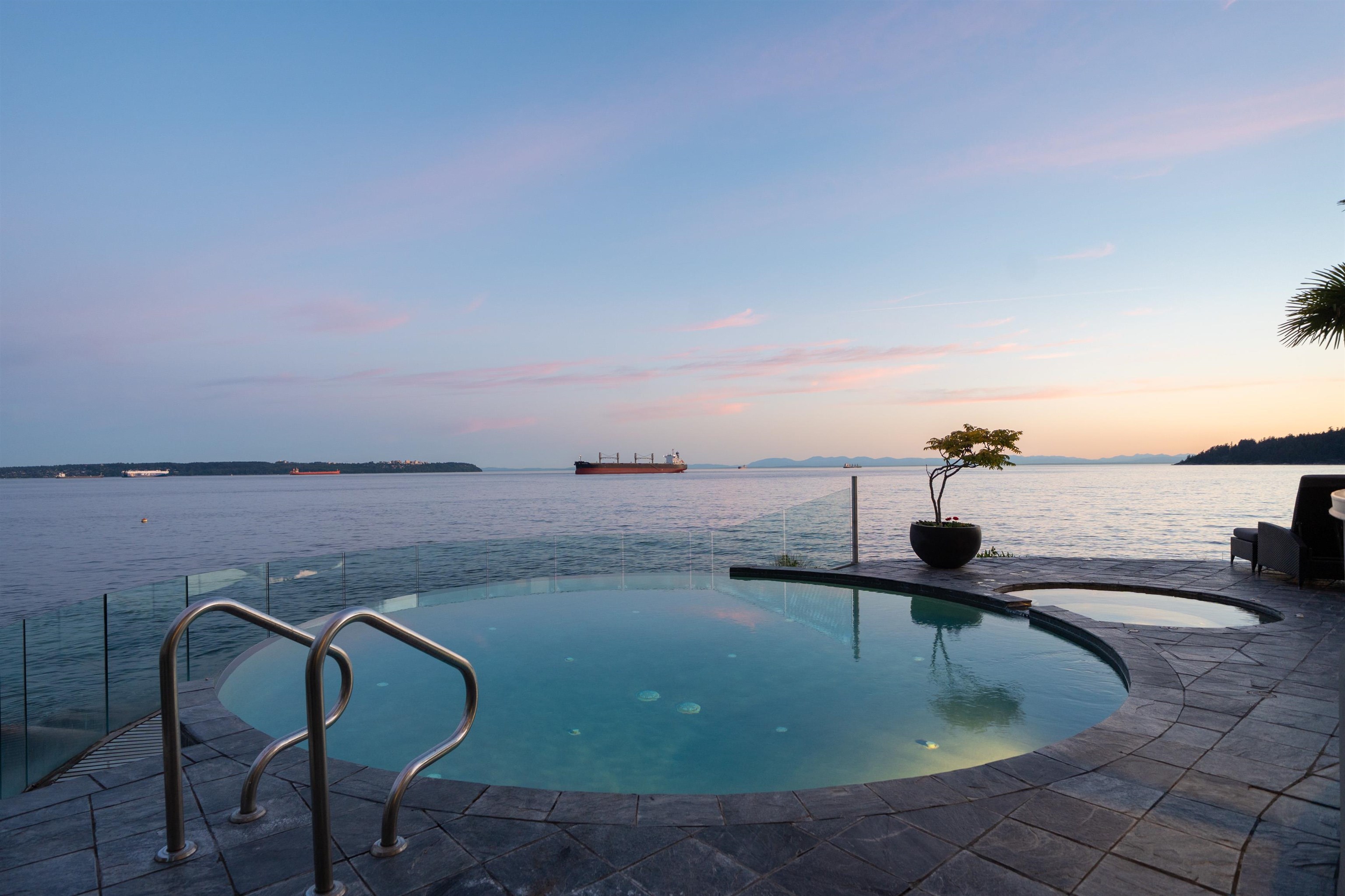  3912 Marine Drive - MLS&reg; # R3134388