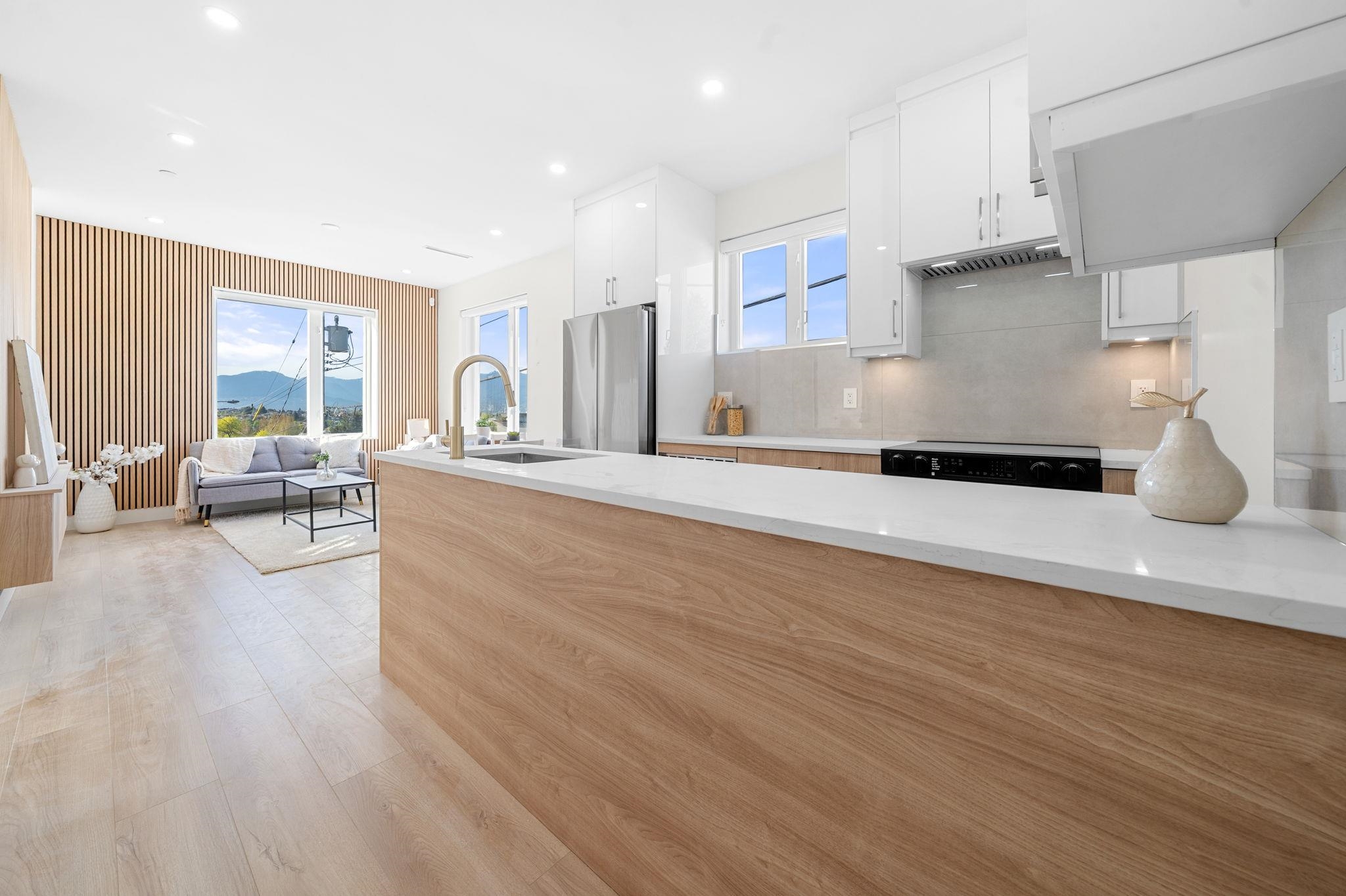 2 3583 Haida Drive - MLS&reg; # R3135147
