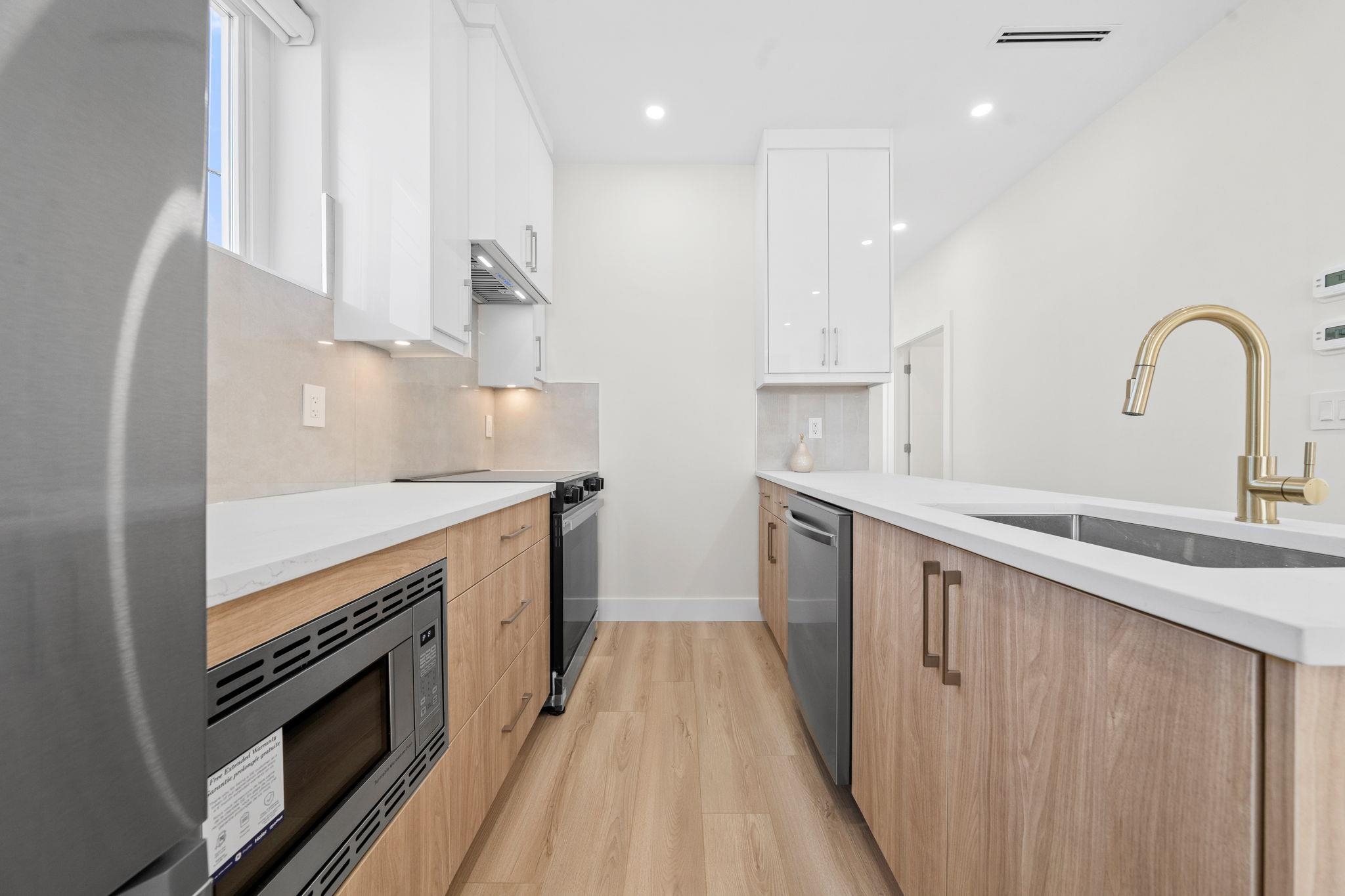2 3583 Haida Drive - MLS&reg; # R3135147