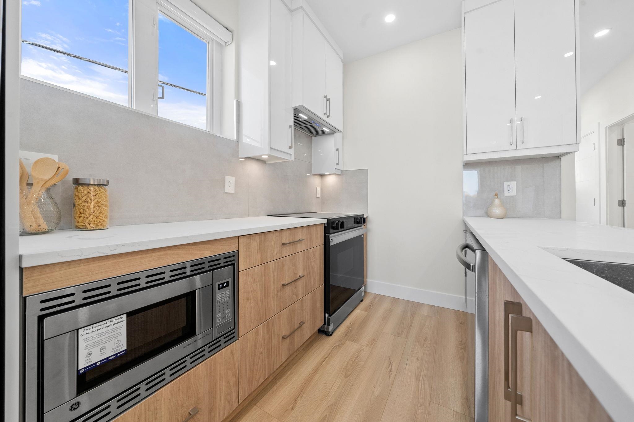 2 3583 Haida Drive - MLS&reg; # R3135147