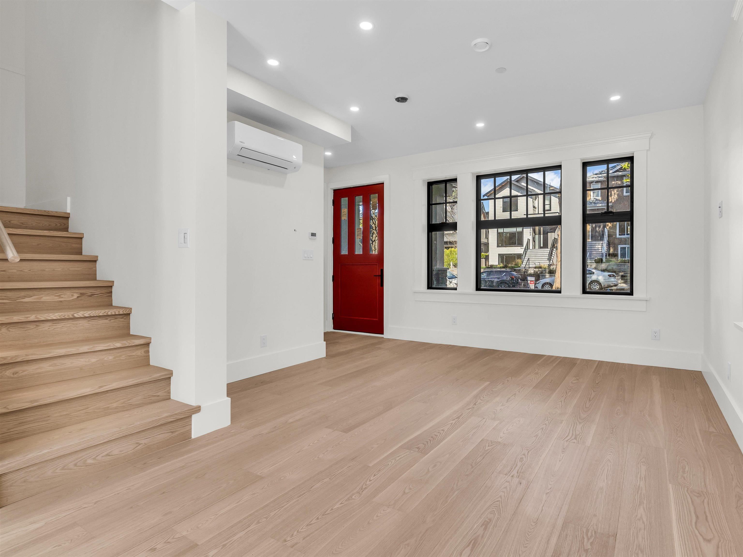  2566 2nd Avenue - MLS&reg; # R3136407