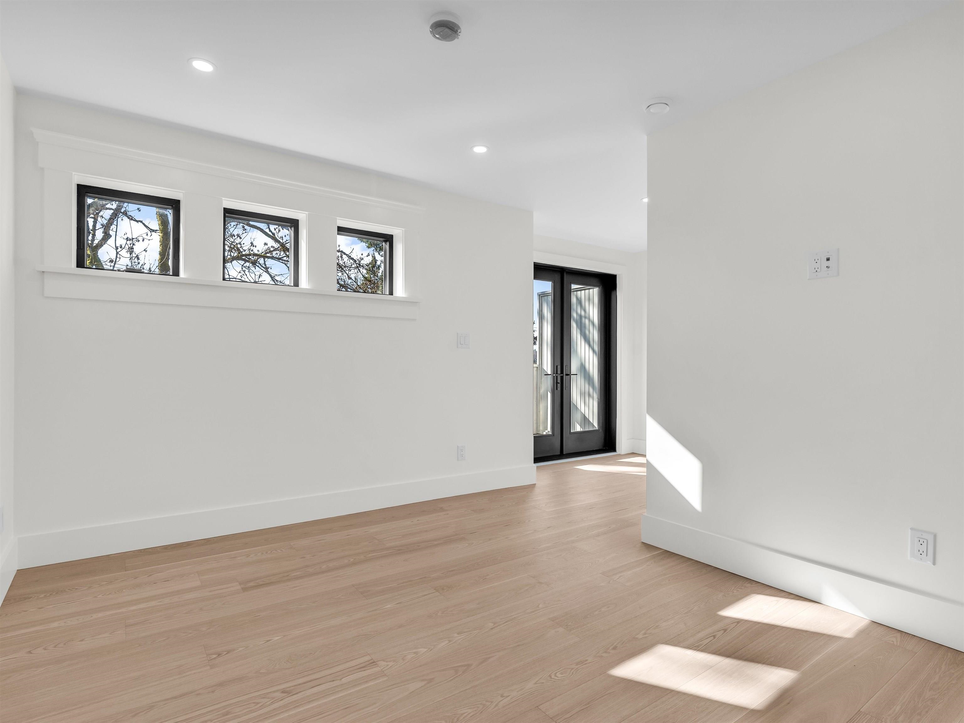  2566 2nd Avenue - MLS&reg; # R3136407
