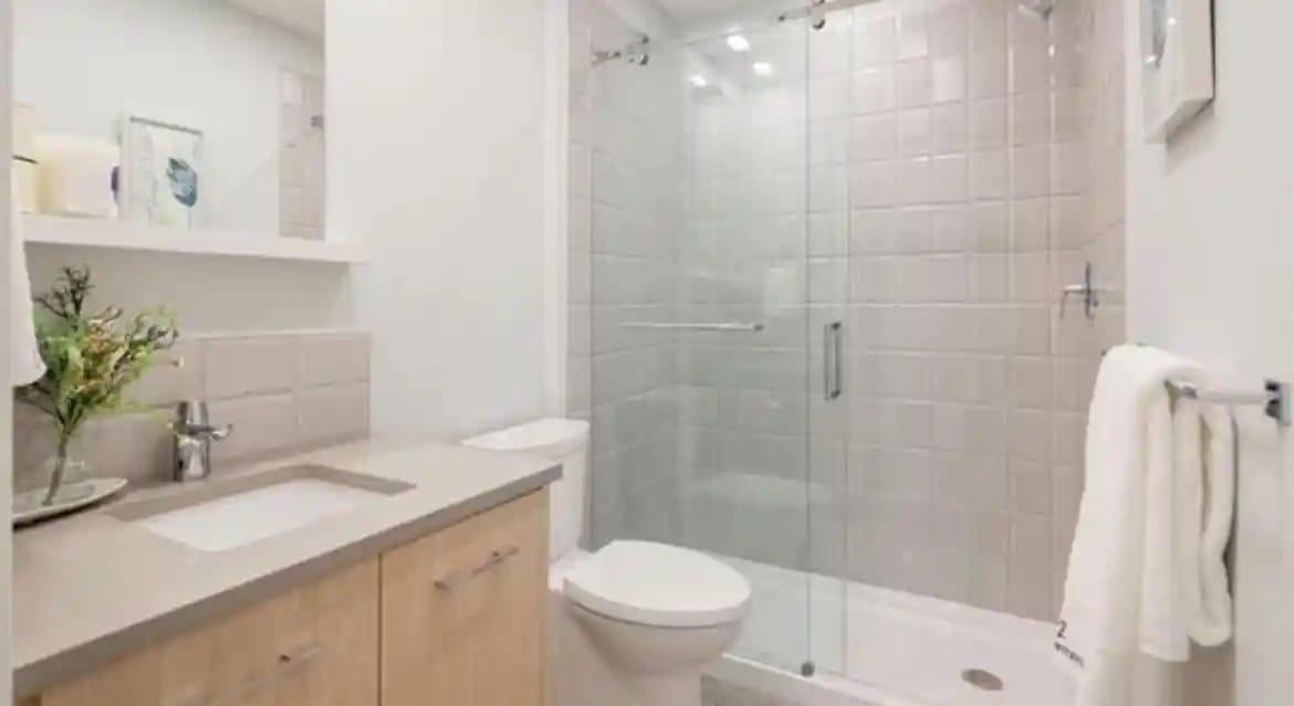 107 4933 Clarendon Avenue - MLS&reg; # R3136433