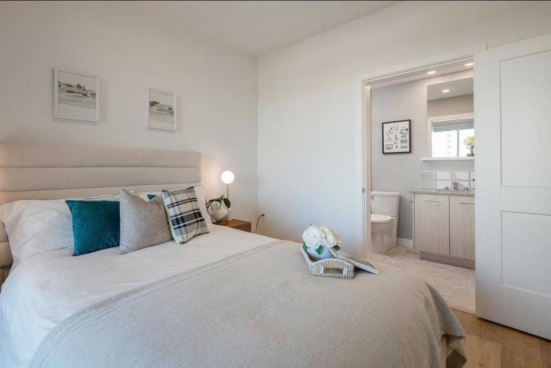 107 4933 Clarendon Avenue - MLS&reg; # R3136433