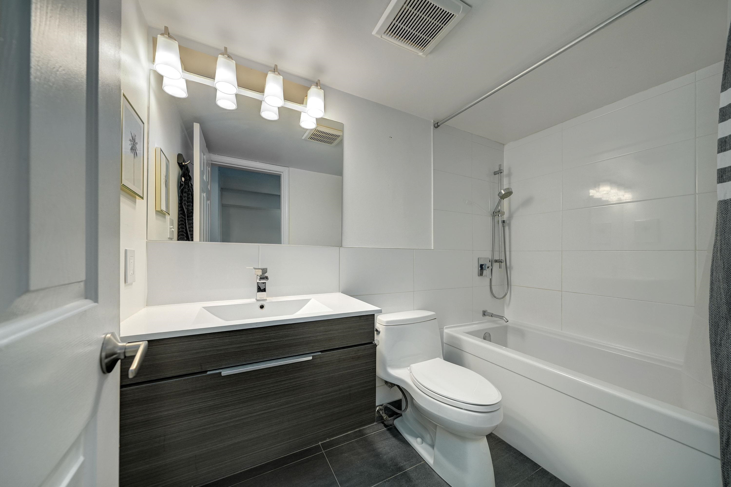 210 1099 Broadway  - MLS&reg; # R3136784