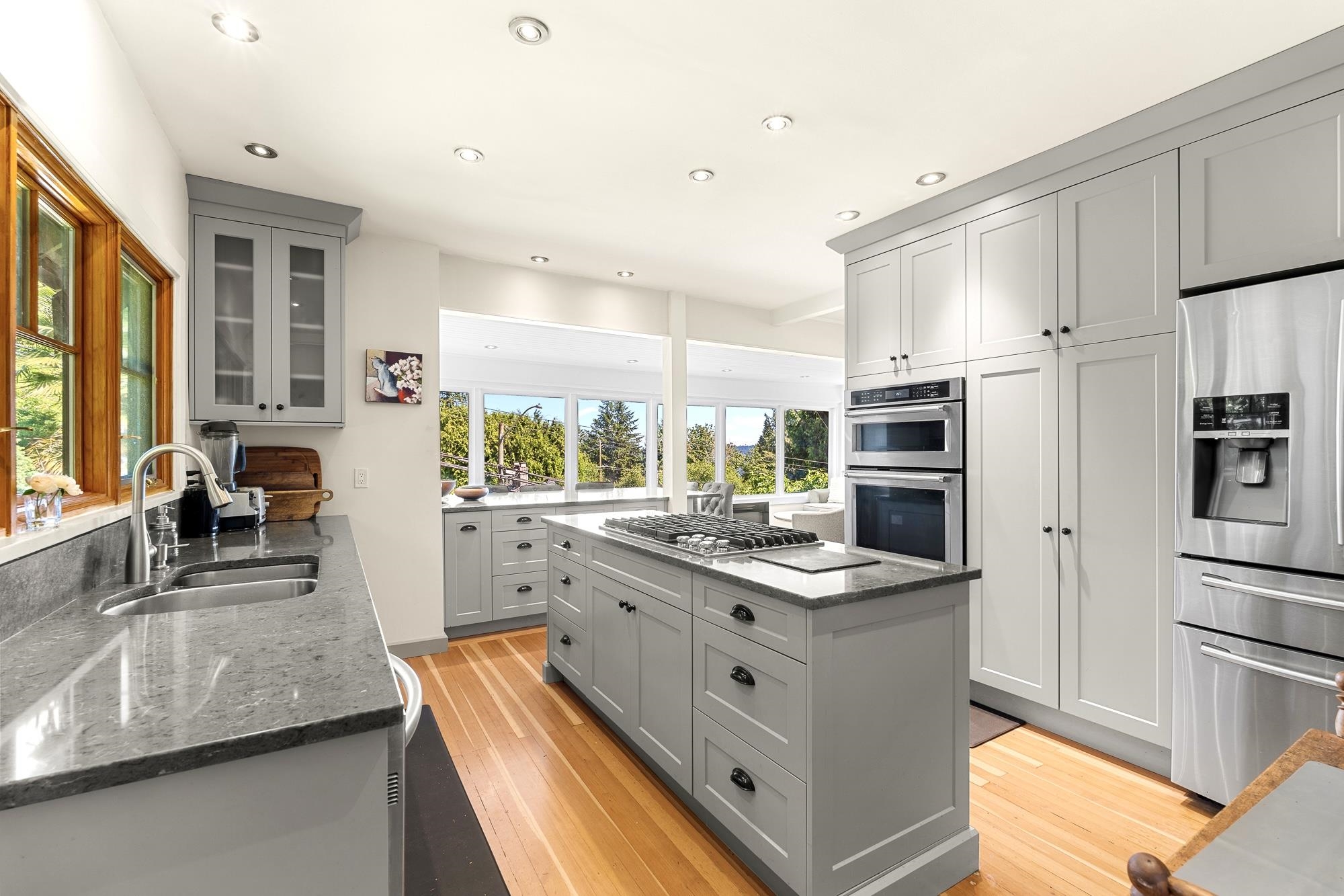  445 Oxley Street - MLS&reg; # R3136902