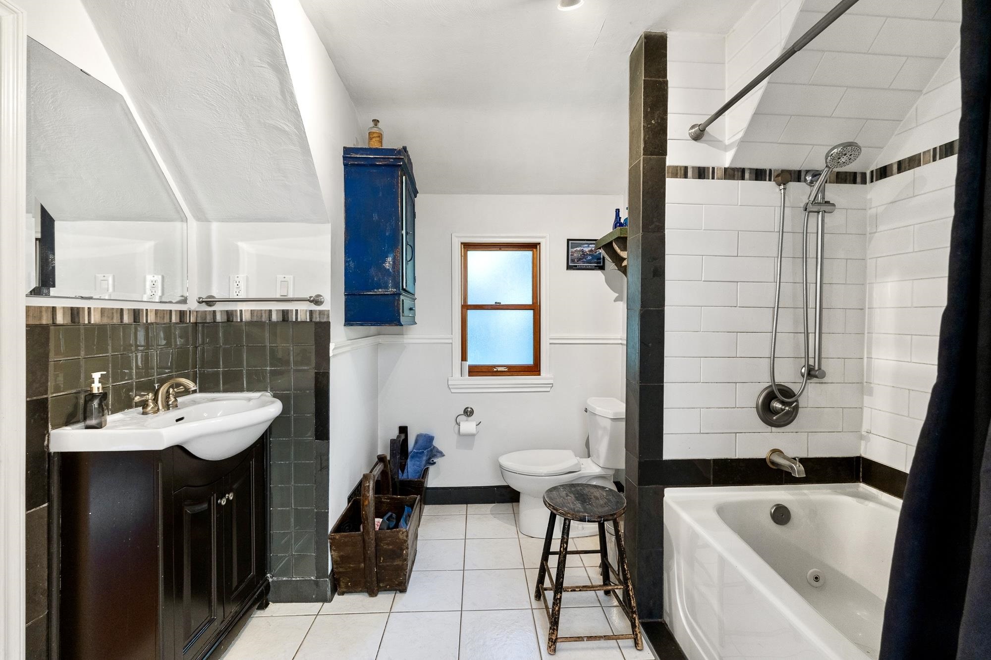  445 Oxley Street - MLS&reg; # R3136902