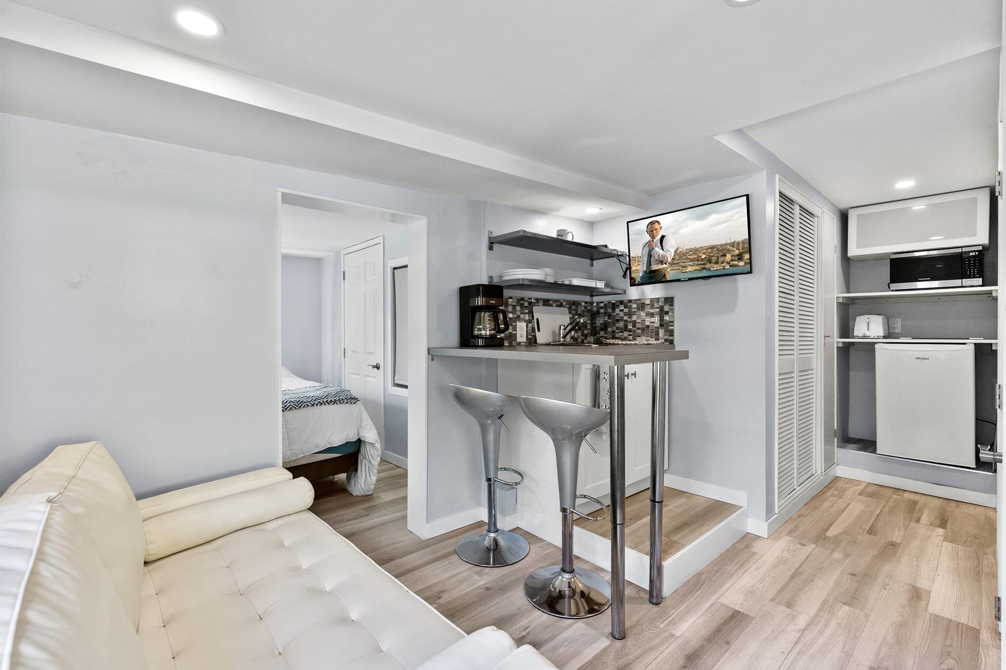  445 Oxley Street - MLS&reg; # R3136902