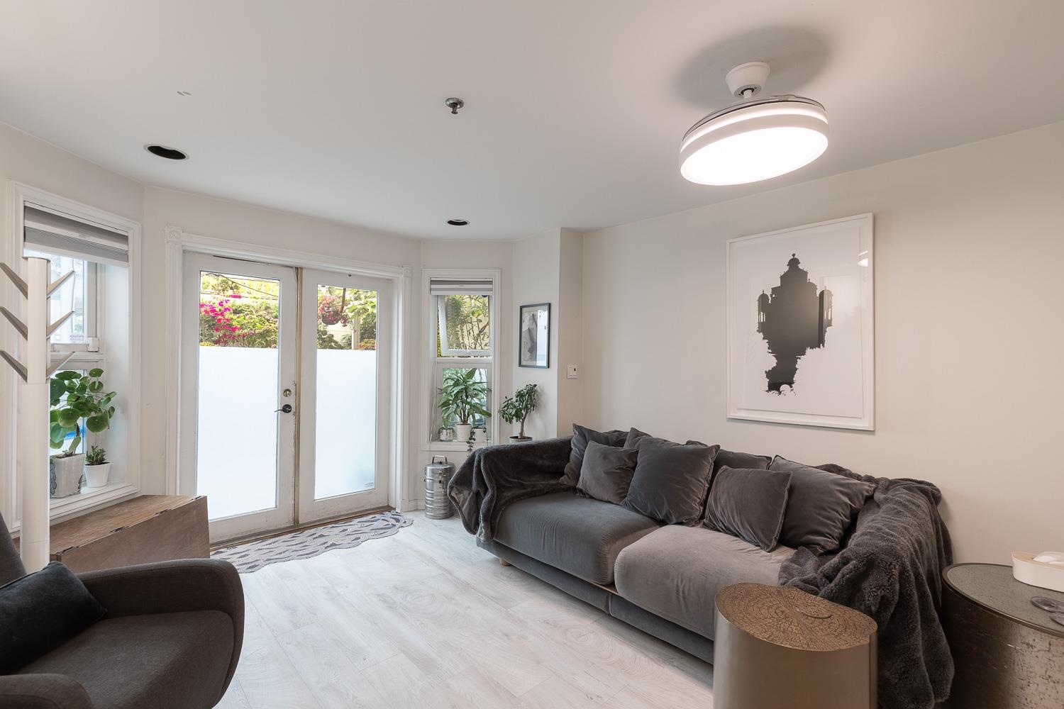 1 451 Pender Street - MLS&reg; # R3137028