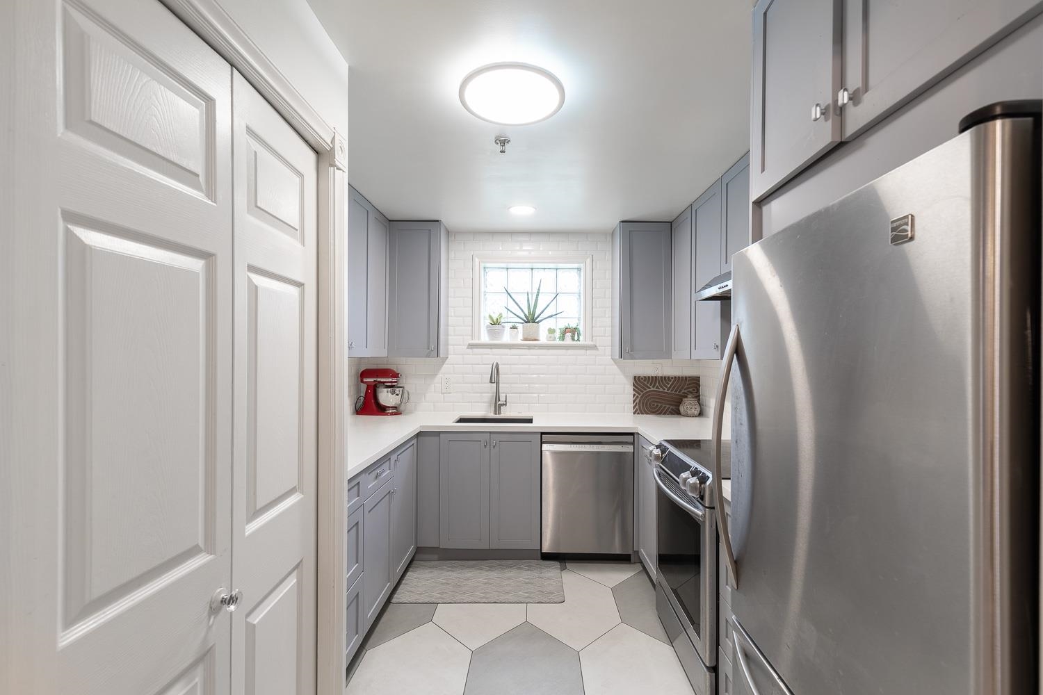 1 451 Pender Street - MLS&reg; # R3137028