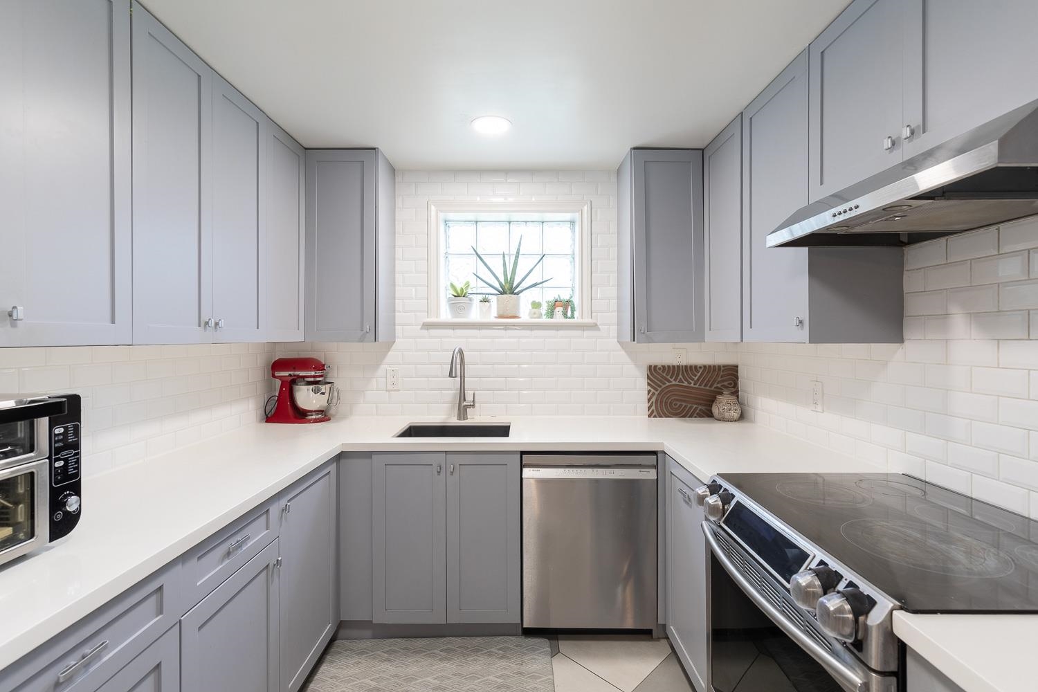 1 451 Pender Street - MLS&reg; # R3137028