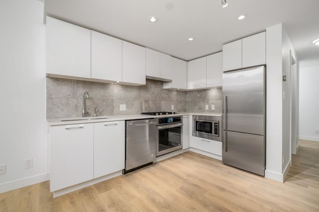 301 8538 River District Crossing - MLS&reg; # R3138134