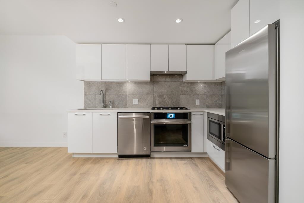 301 8538 River District Crossing - MLS&reg; # R3138134