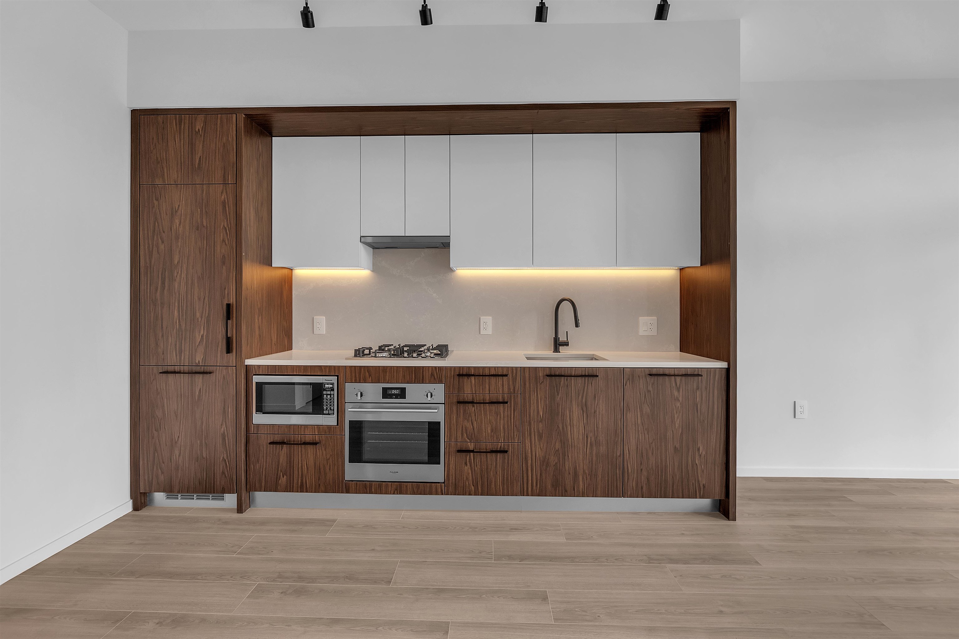 4XX 2729 Kingsway  - MLS&reg; # R3138149