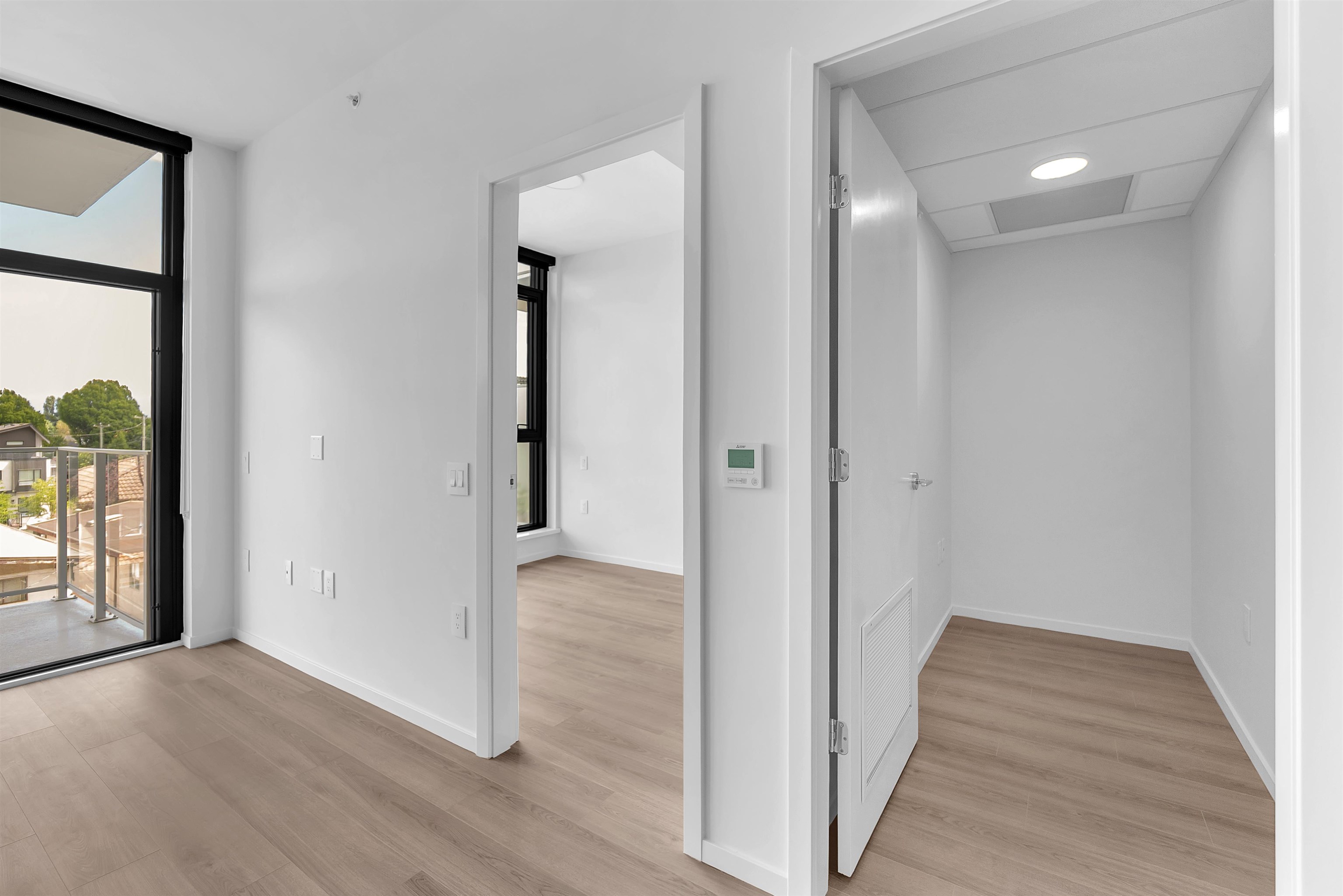 4XX 2729 Kingsway  - MLS&reg; # R3138149