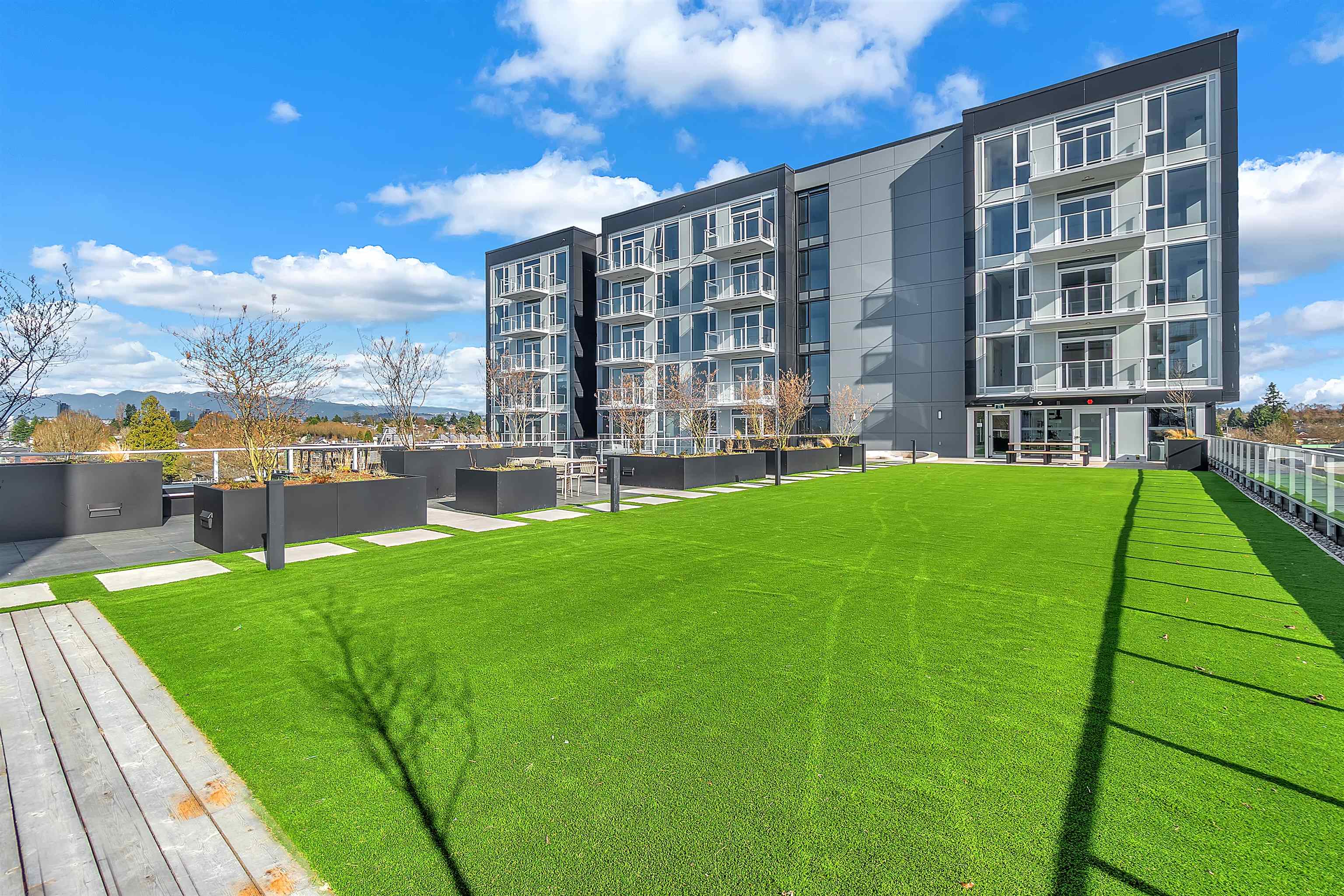 4XX 2729 Kingsway  - MLS&reg; # R3138149