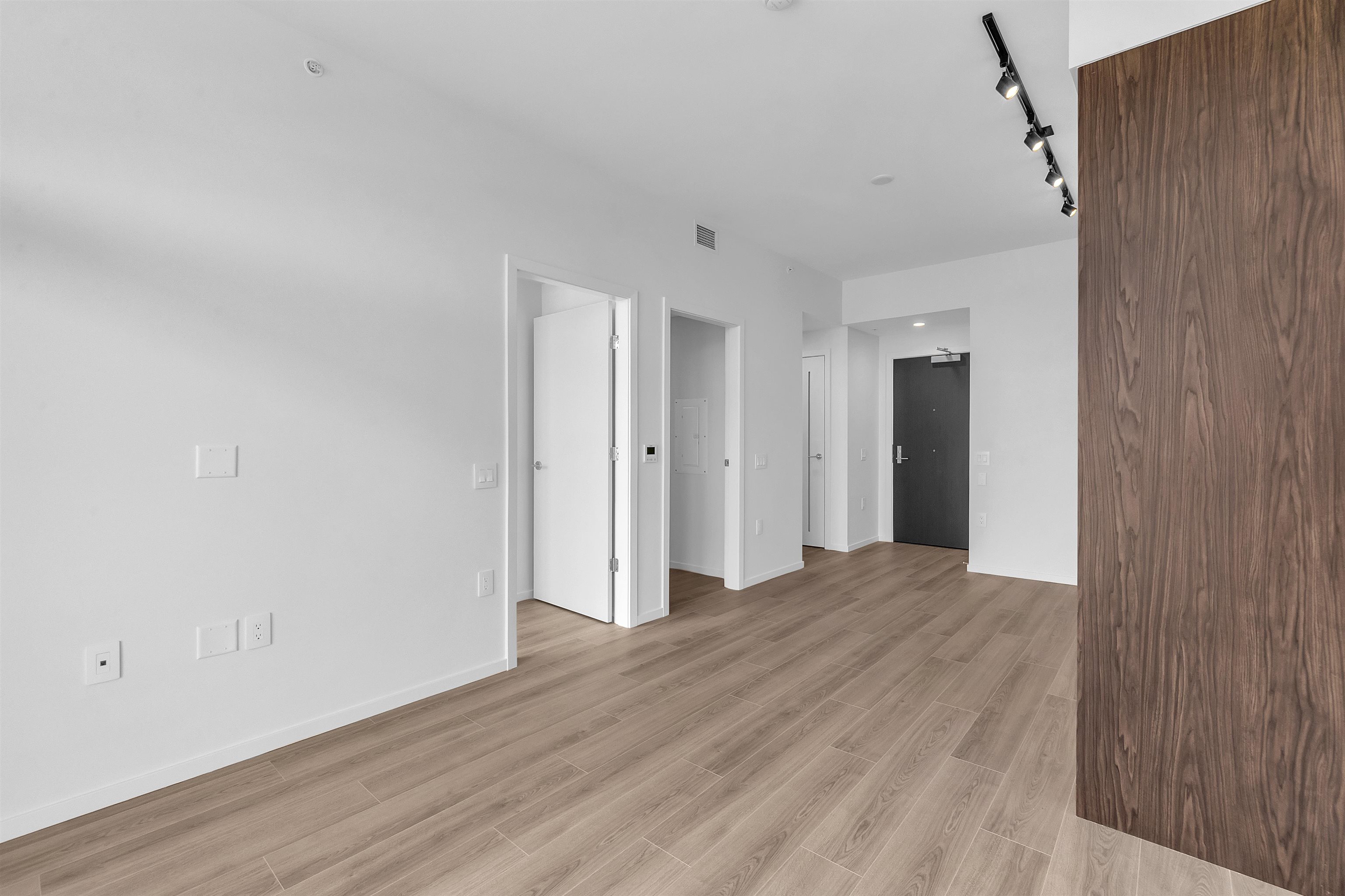 4XX 2729 Kingsway  - MLS&reg; # R3138149