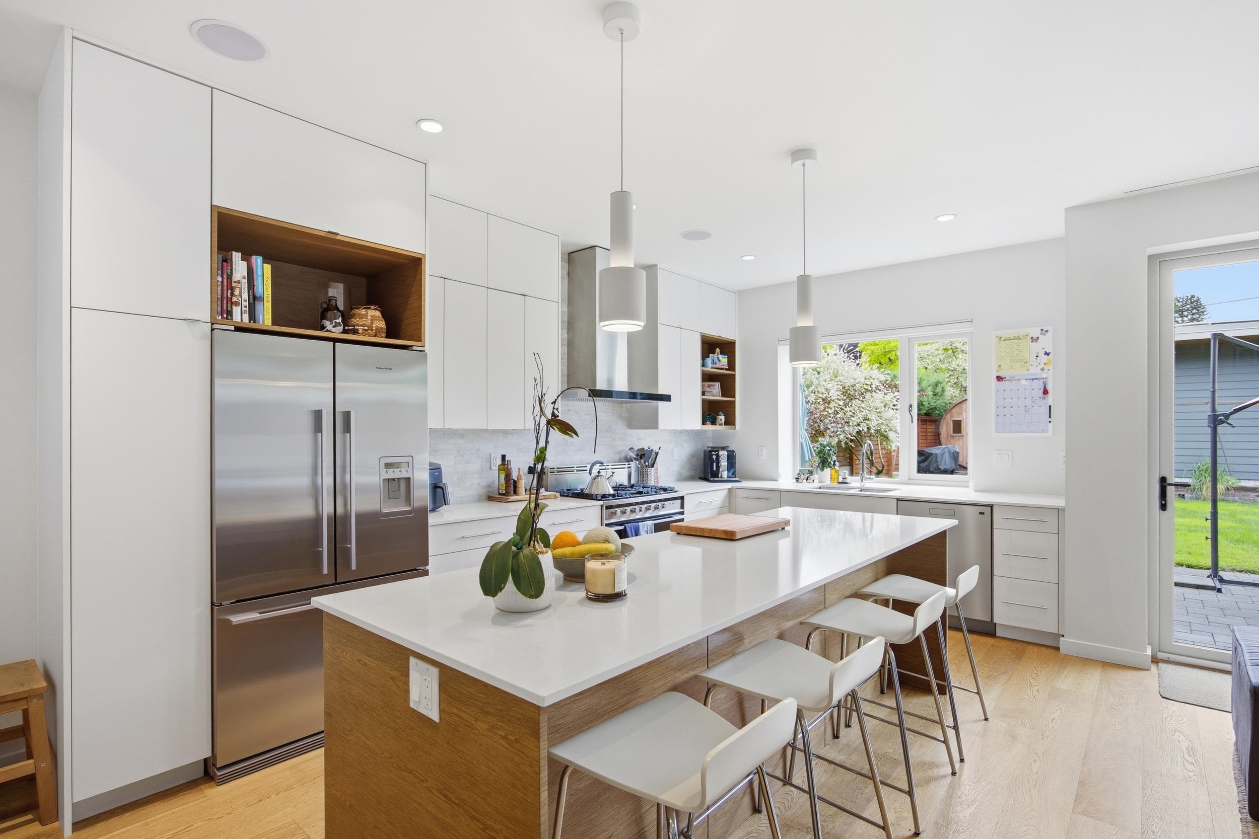  364 15th Street - MLS&reg; # R3138388