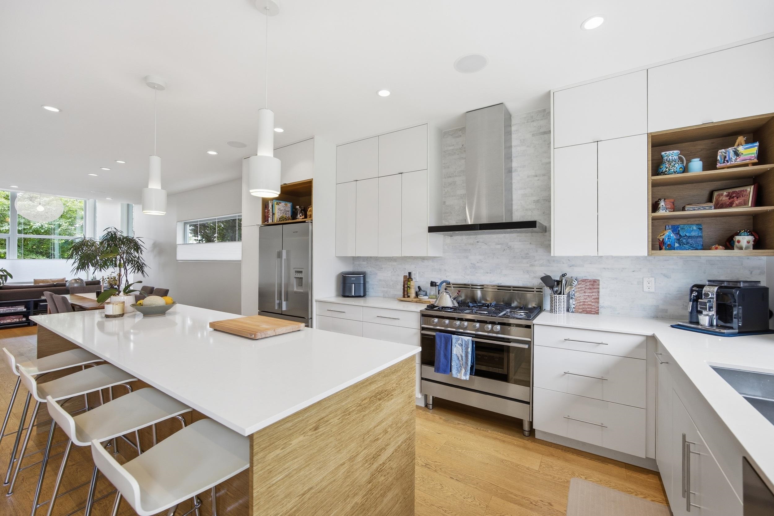  364 15th Street - MLS&reg; # R3138388