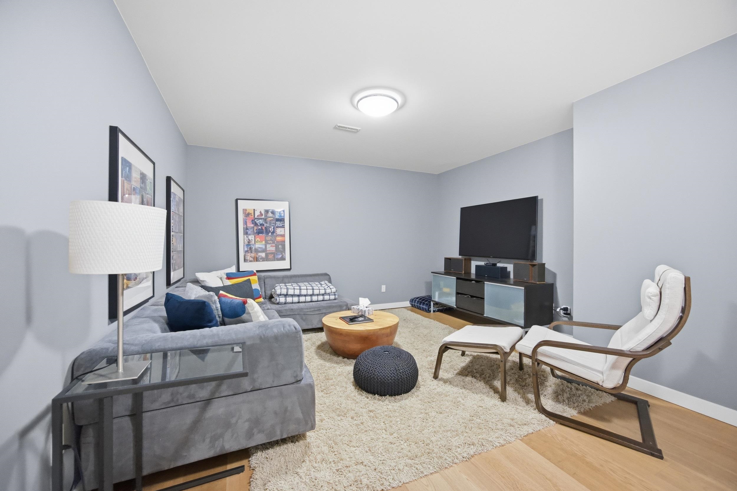  364 15th Street - MLS&reg; # R3138388