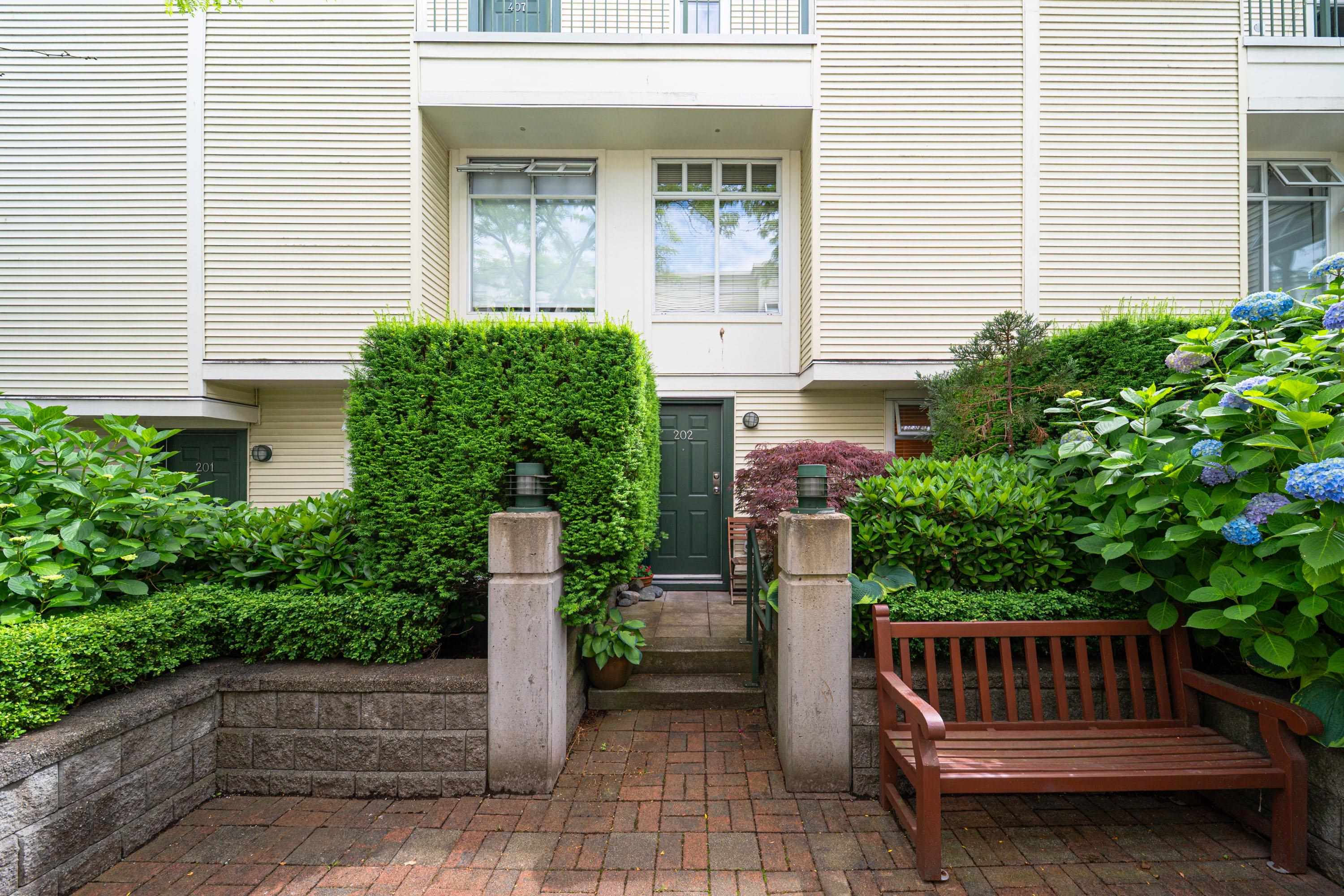 202 3727 10th Avenue - MLS&reg; # R3138922