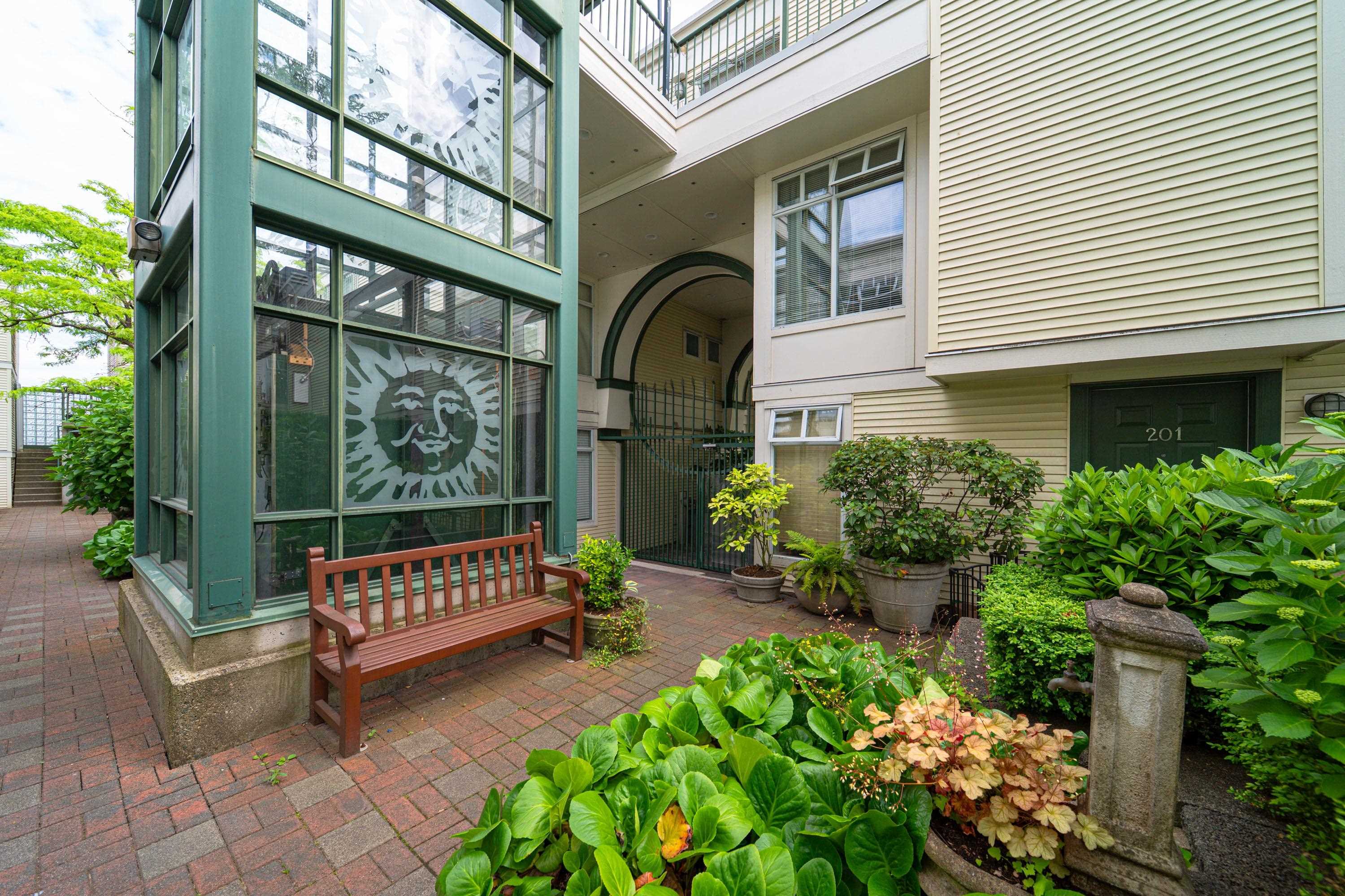 202 3727 10th Avenue - MLS&reg; # R3138922