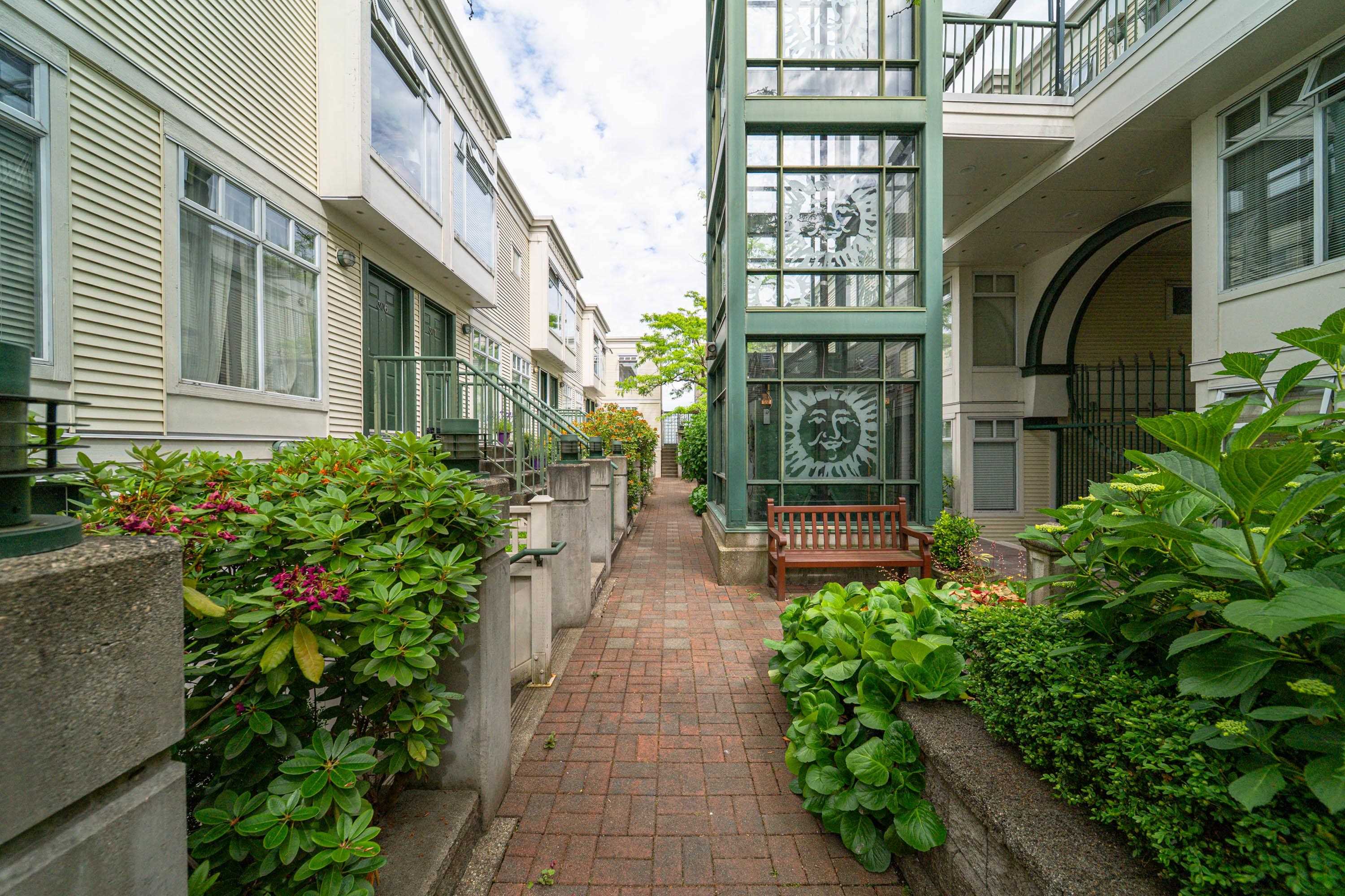 202 3727 10th Avenue - MLS&reg; # R3138922