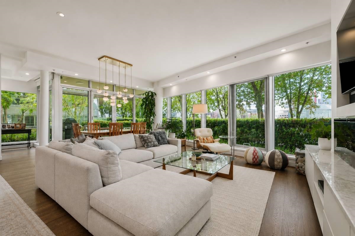 101 151 Athletes Way - MLS&reg; # R3138967