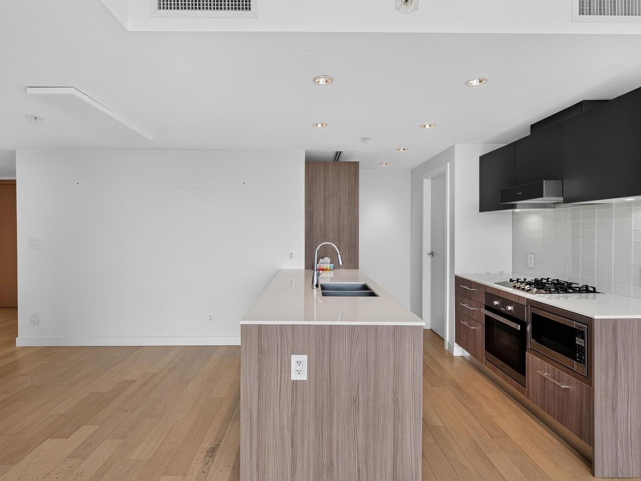 906 2221 30th Avenue - MLS&reg; # R3138995