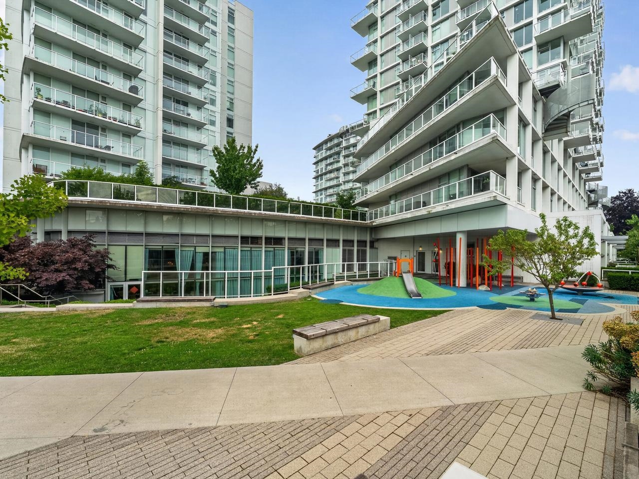 906 2221 30th Avenue - MLS&reg; # R3138995